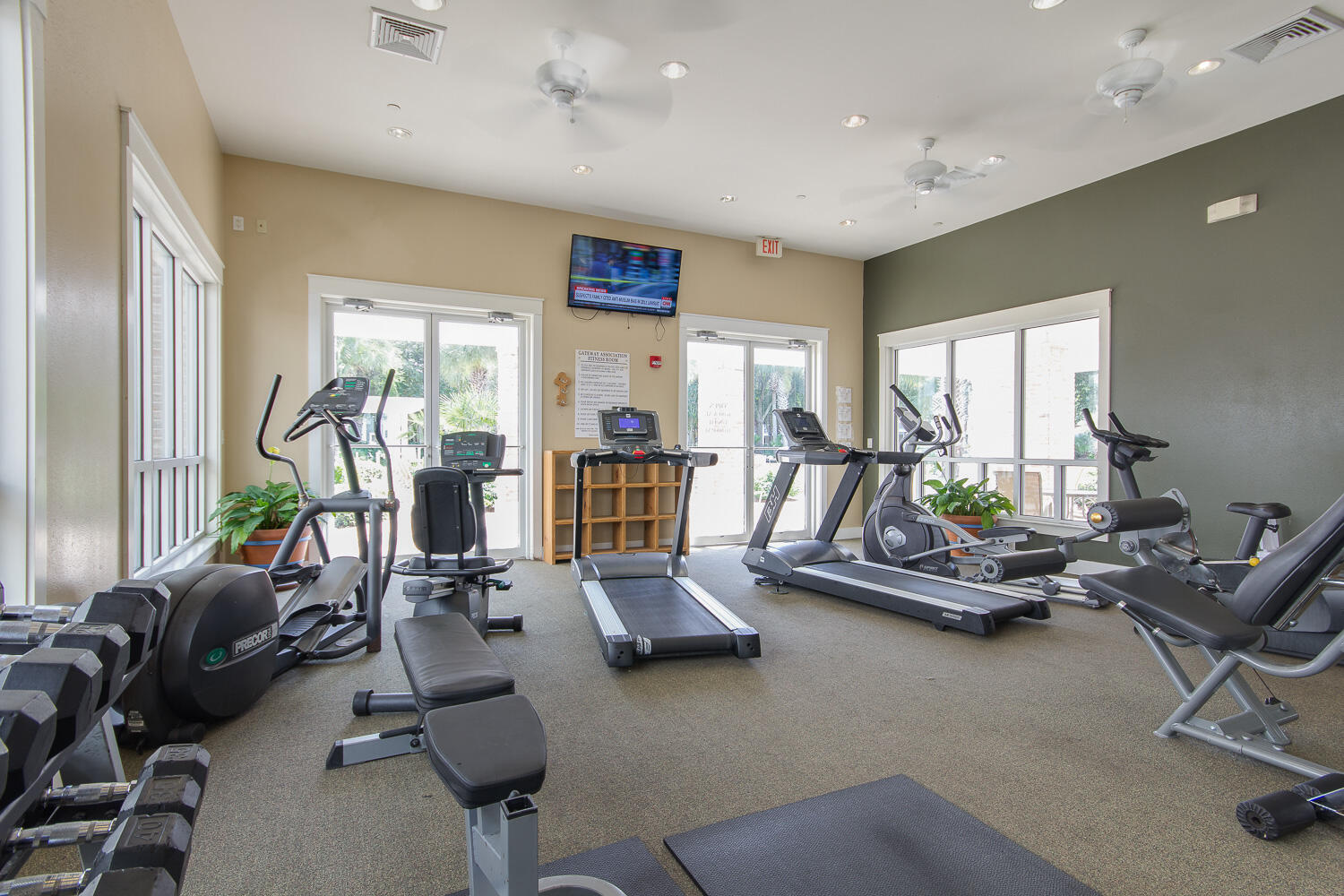 9300 Baytowne Wharf Boulevard, 401/403