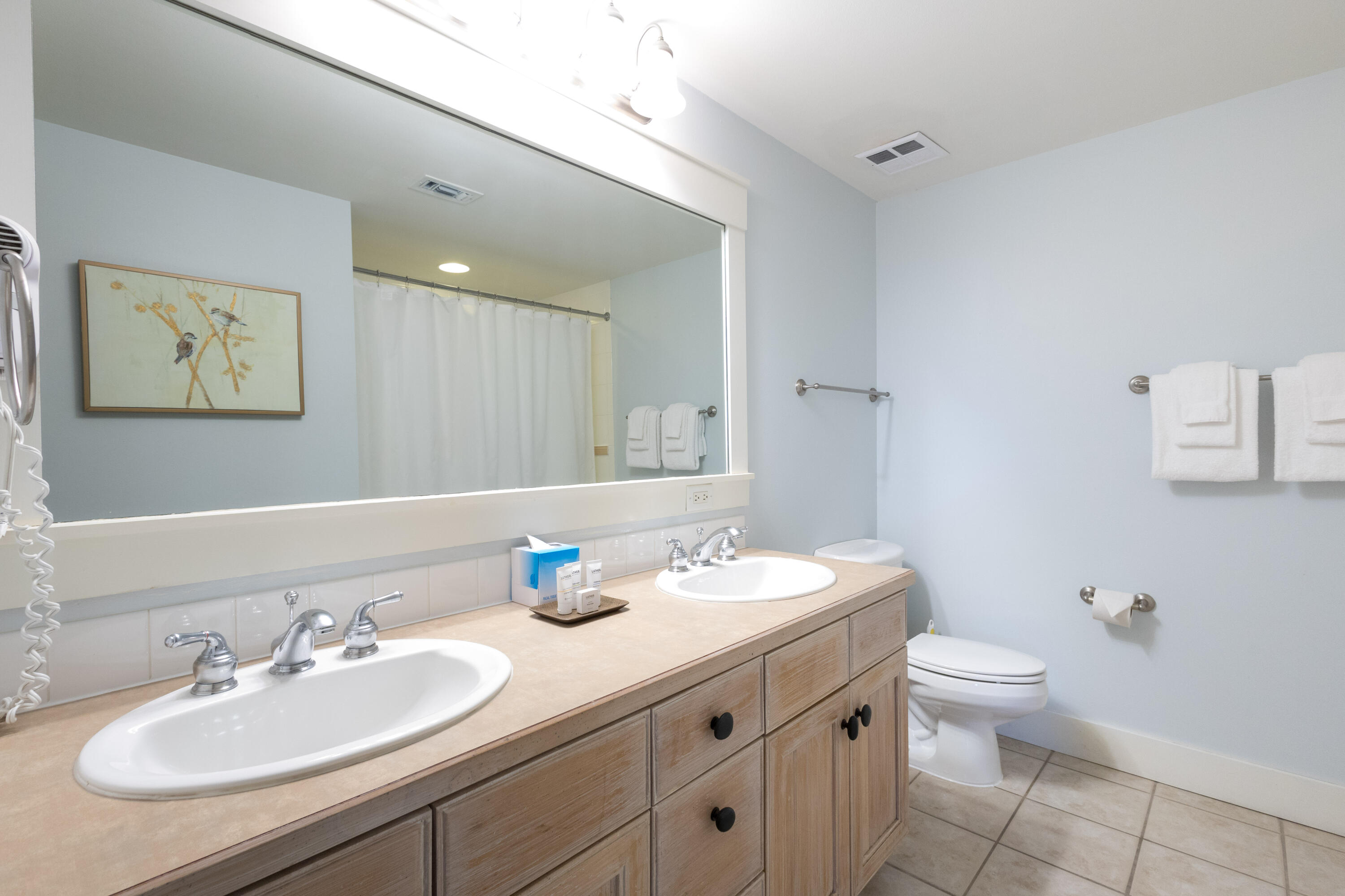 9300 Baytowne Wharf Boulevard, 401/403