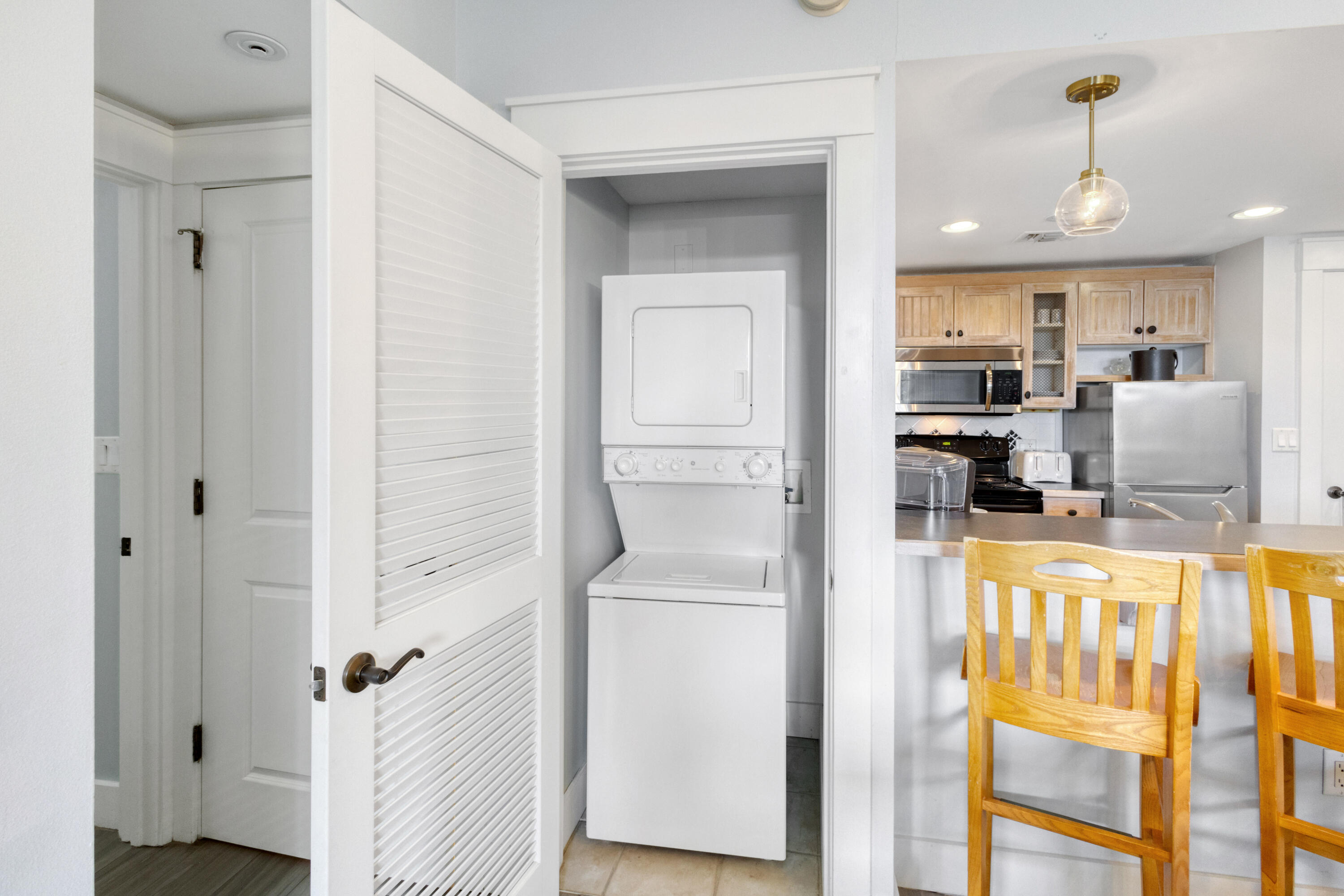 9300 Baytowne Wharf Boulevard, 401/403