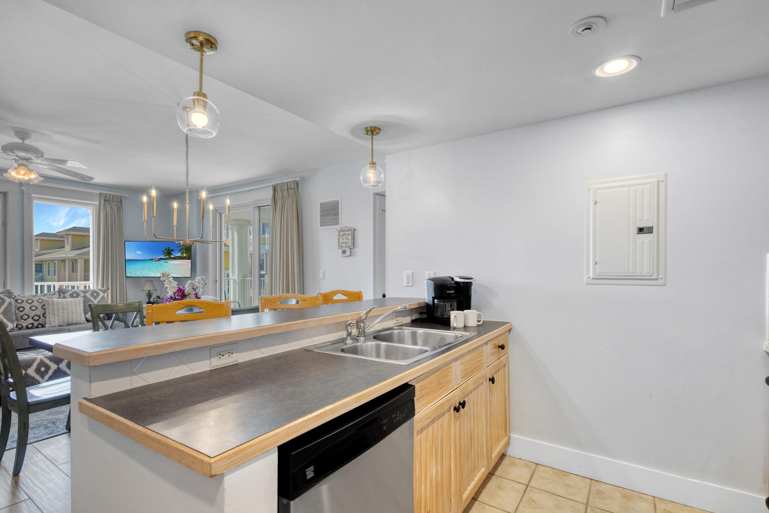 9300 Baytowne Wharf Boulevard, 401/403