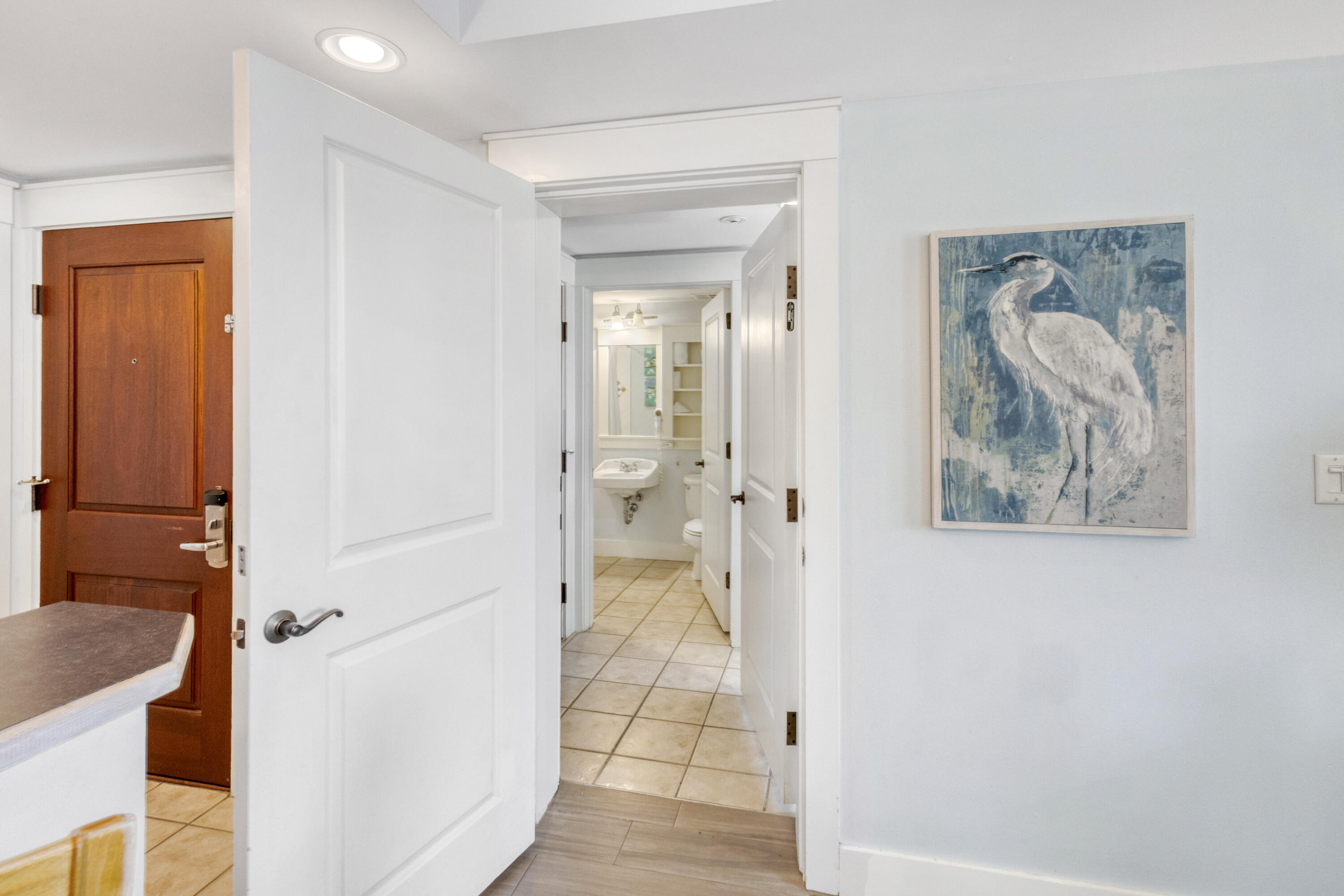 9300 Baytowne Wharf Boulevard, 401/403