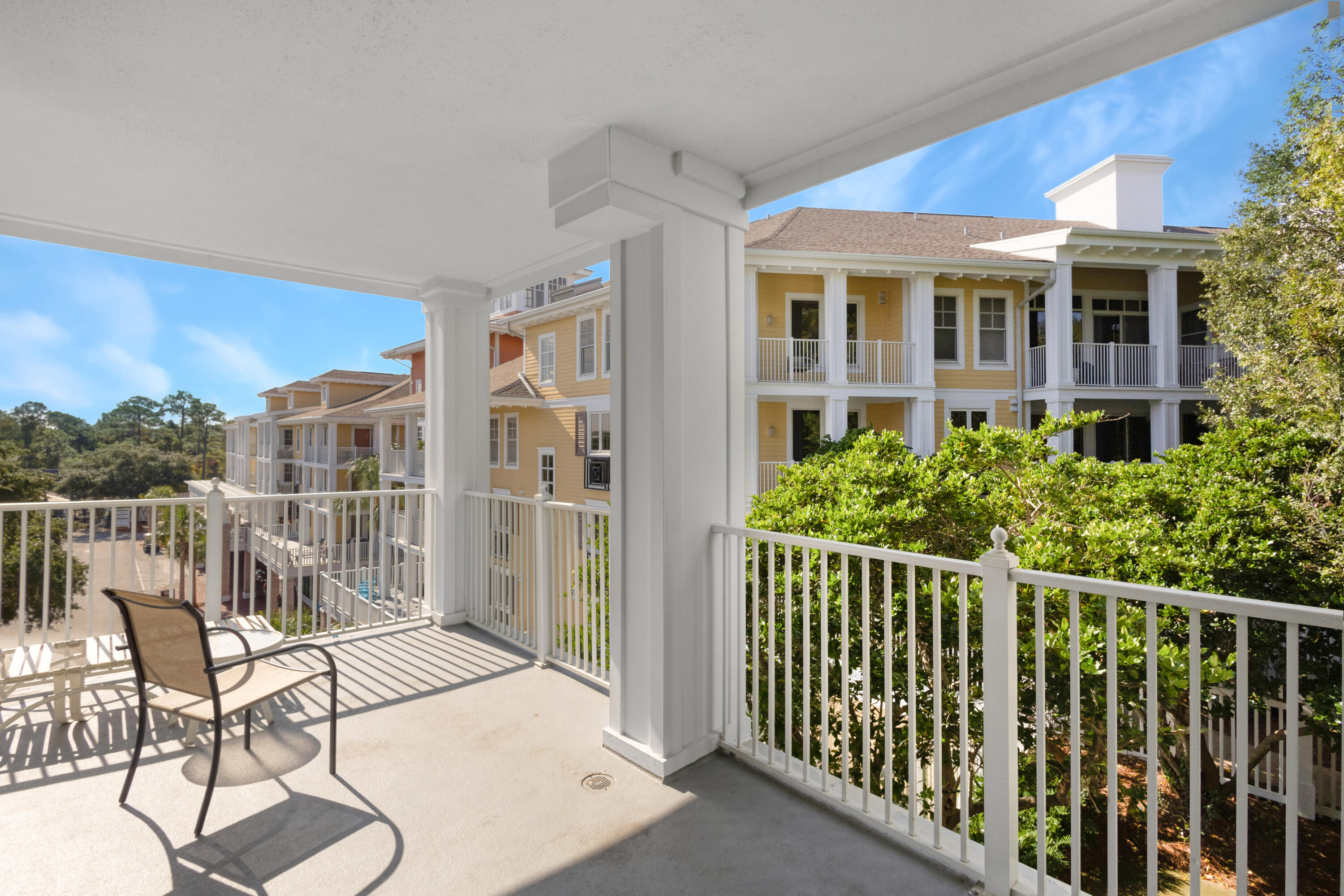 9300 Baytowne Wharf Boulevard, 401/403