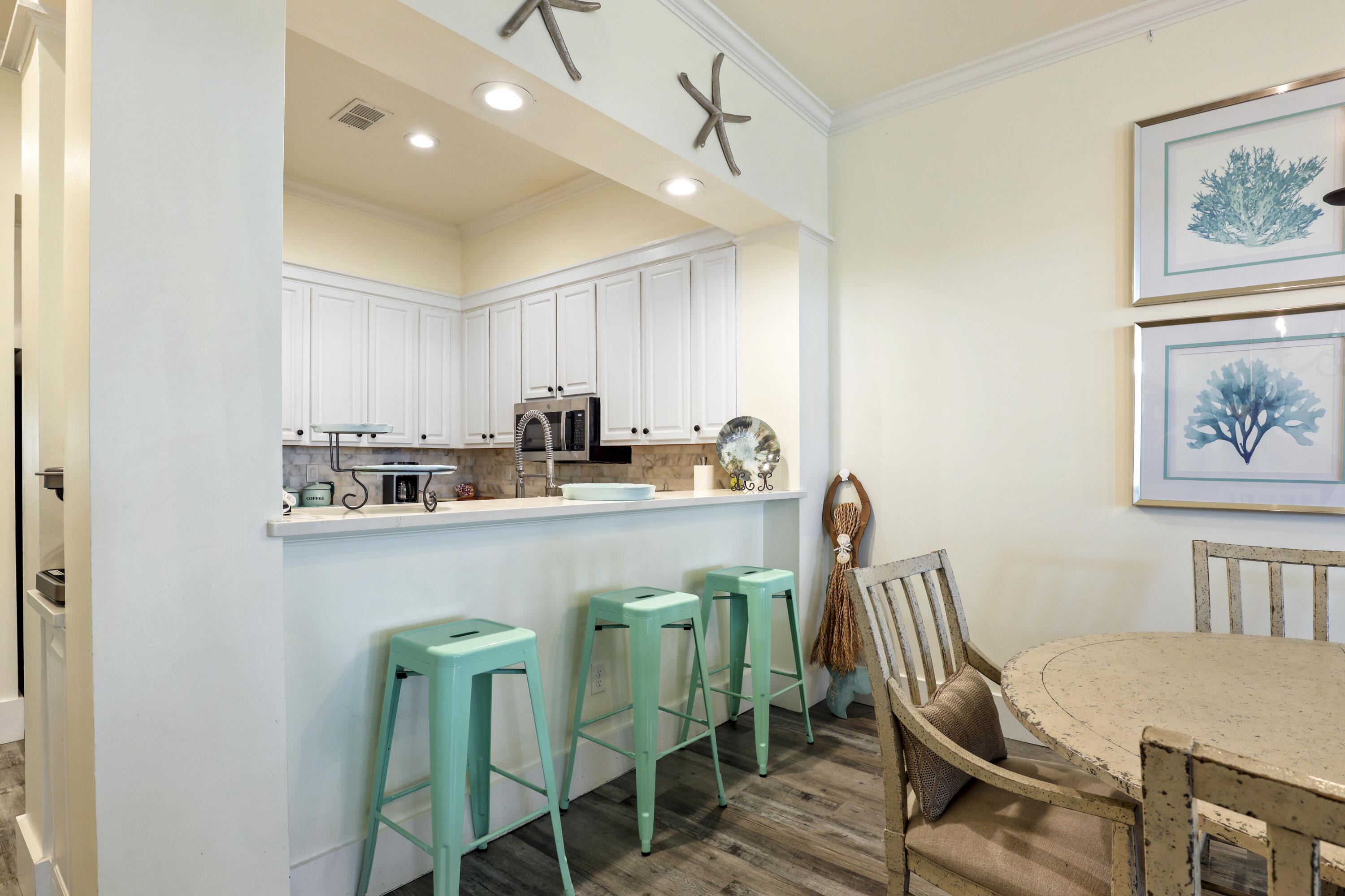 843 E Grand Harbour