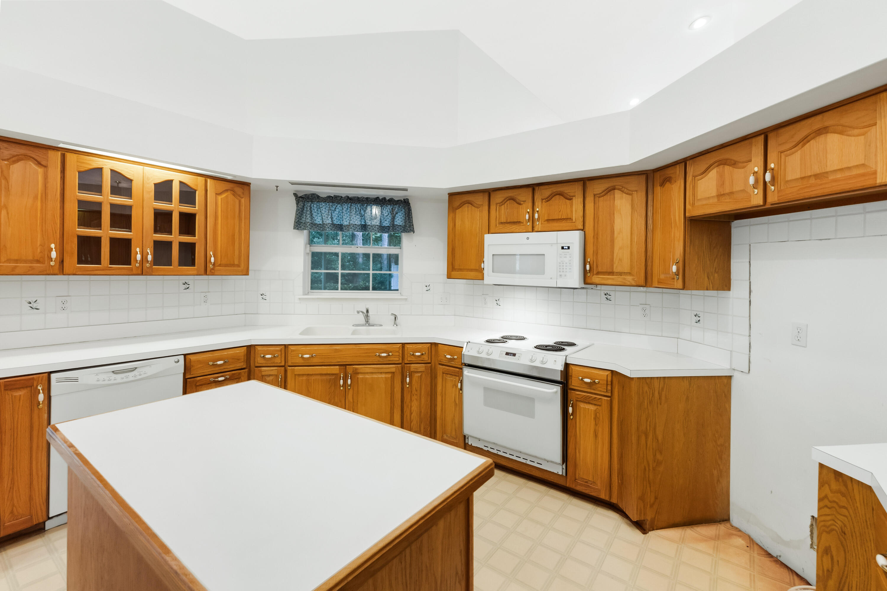 1440 E Baytowne Circle