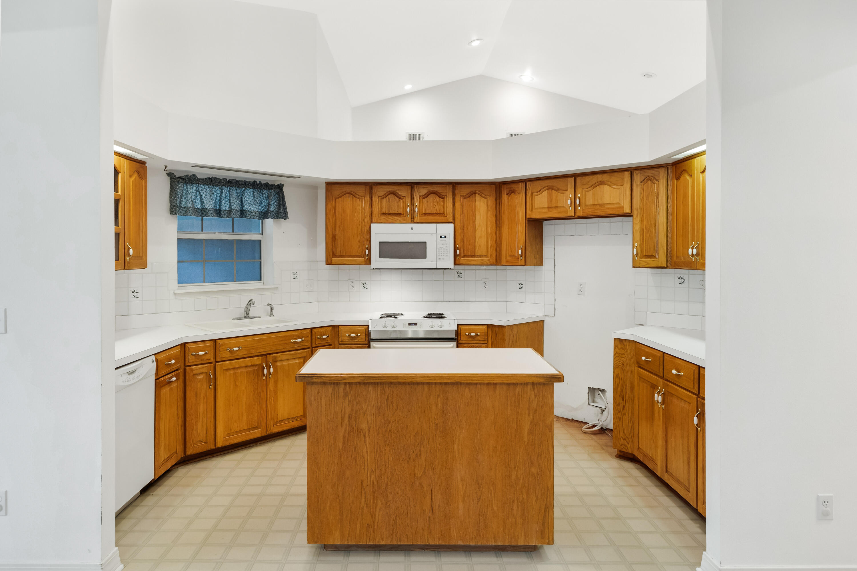 1440 E Baytowne Circle