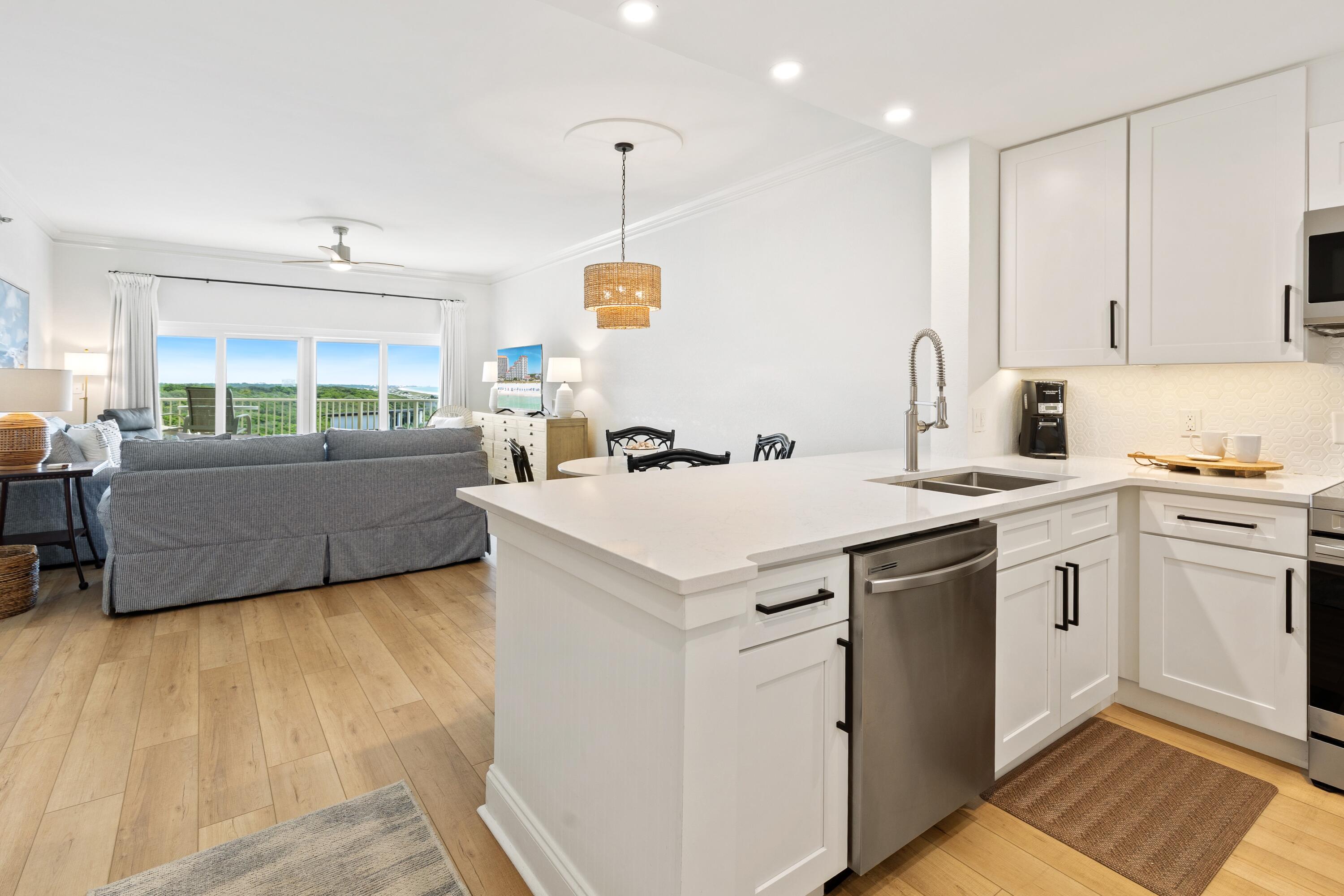 9011 W US Hwy 98, C-602