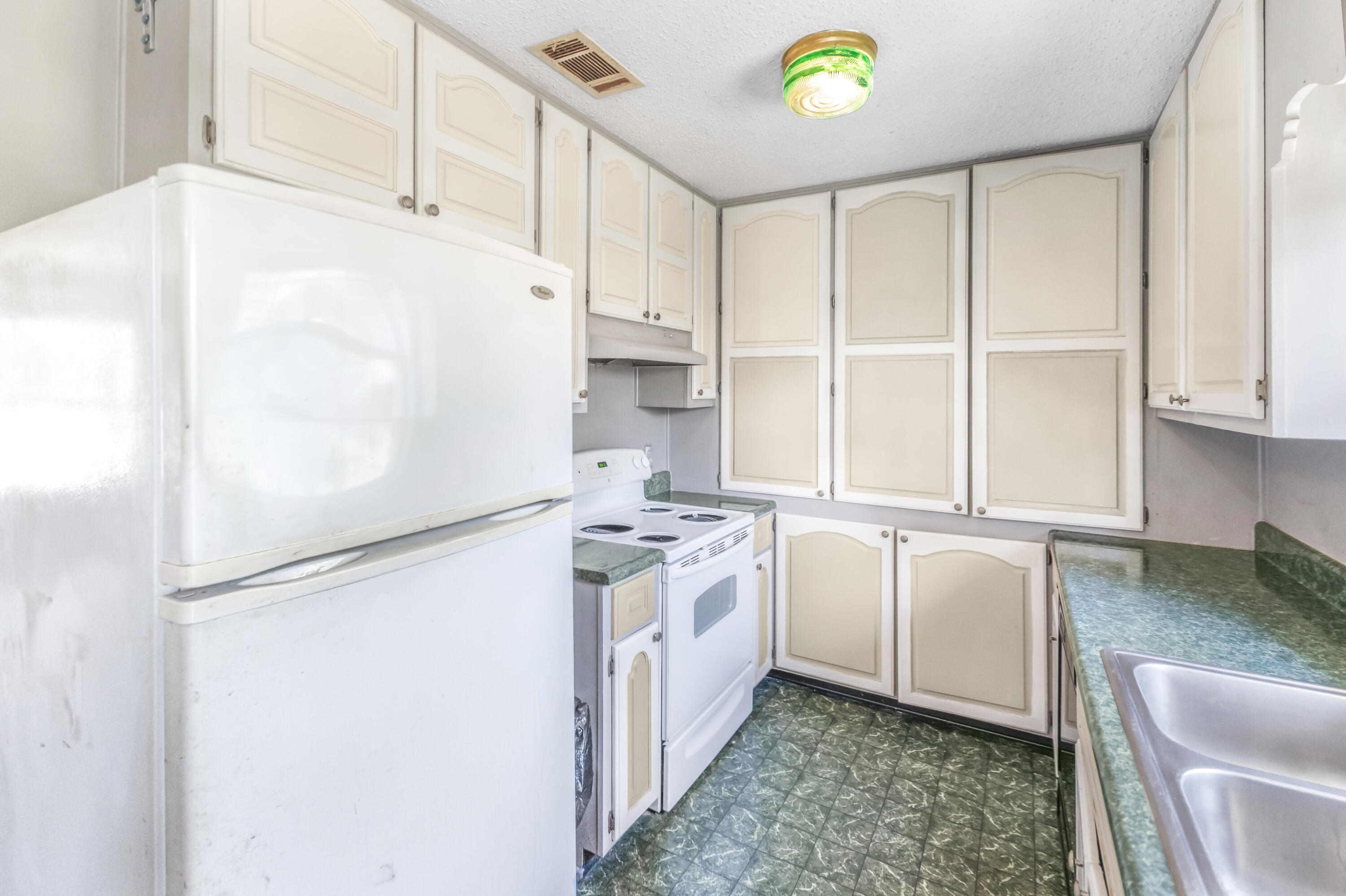 353 Florence Drive, DeFuniak Springs