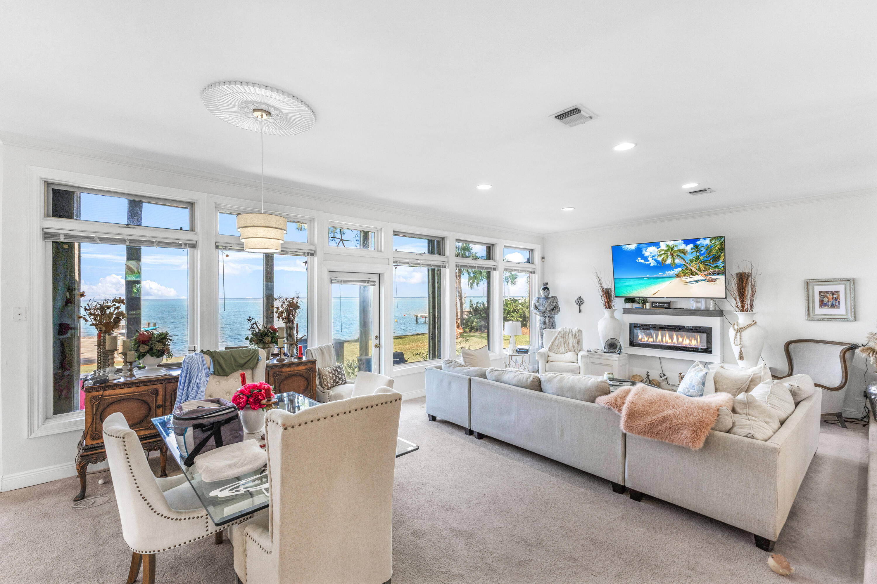 3219 Bay Estates Circle