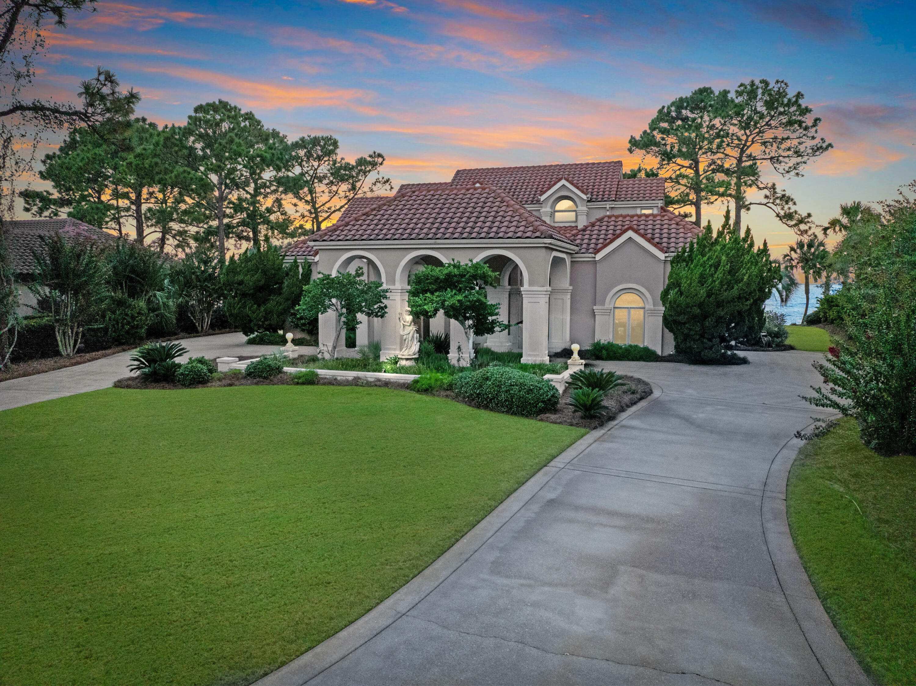 3219 Bay Estates Circle