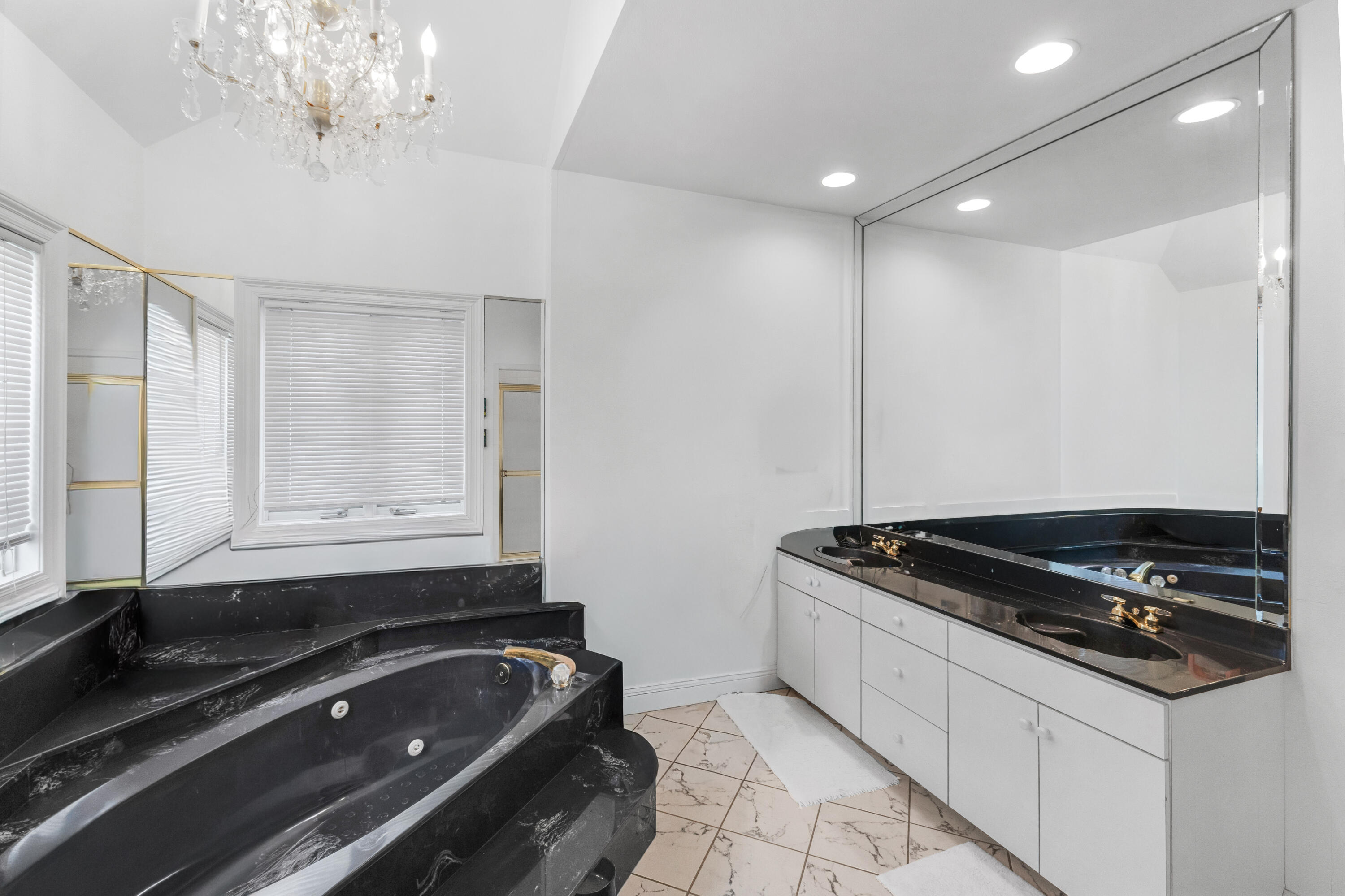 3219 Bay Estates Circle