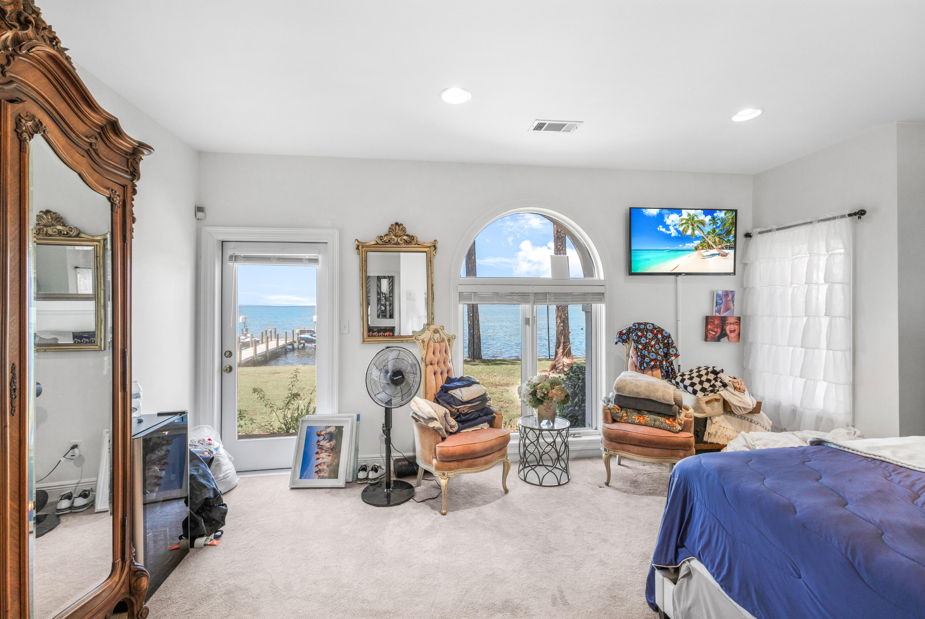 3219 Bay Estates Circle