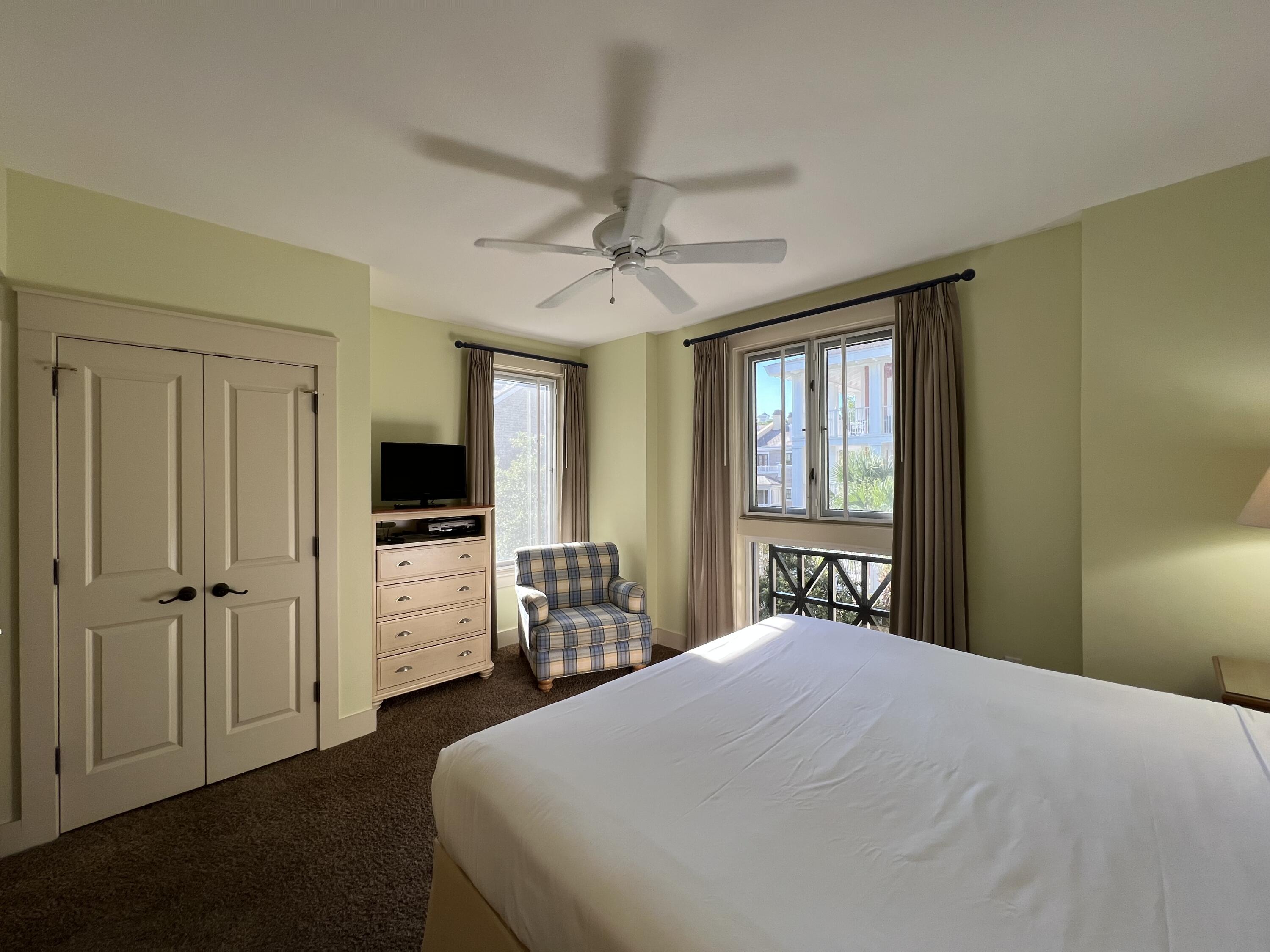 9100 Baytowne Wharf Boulevard, 350