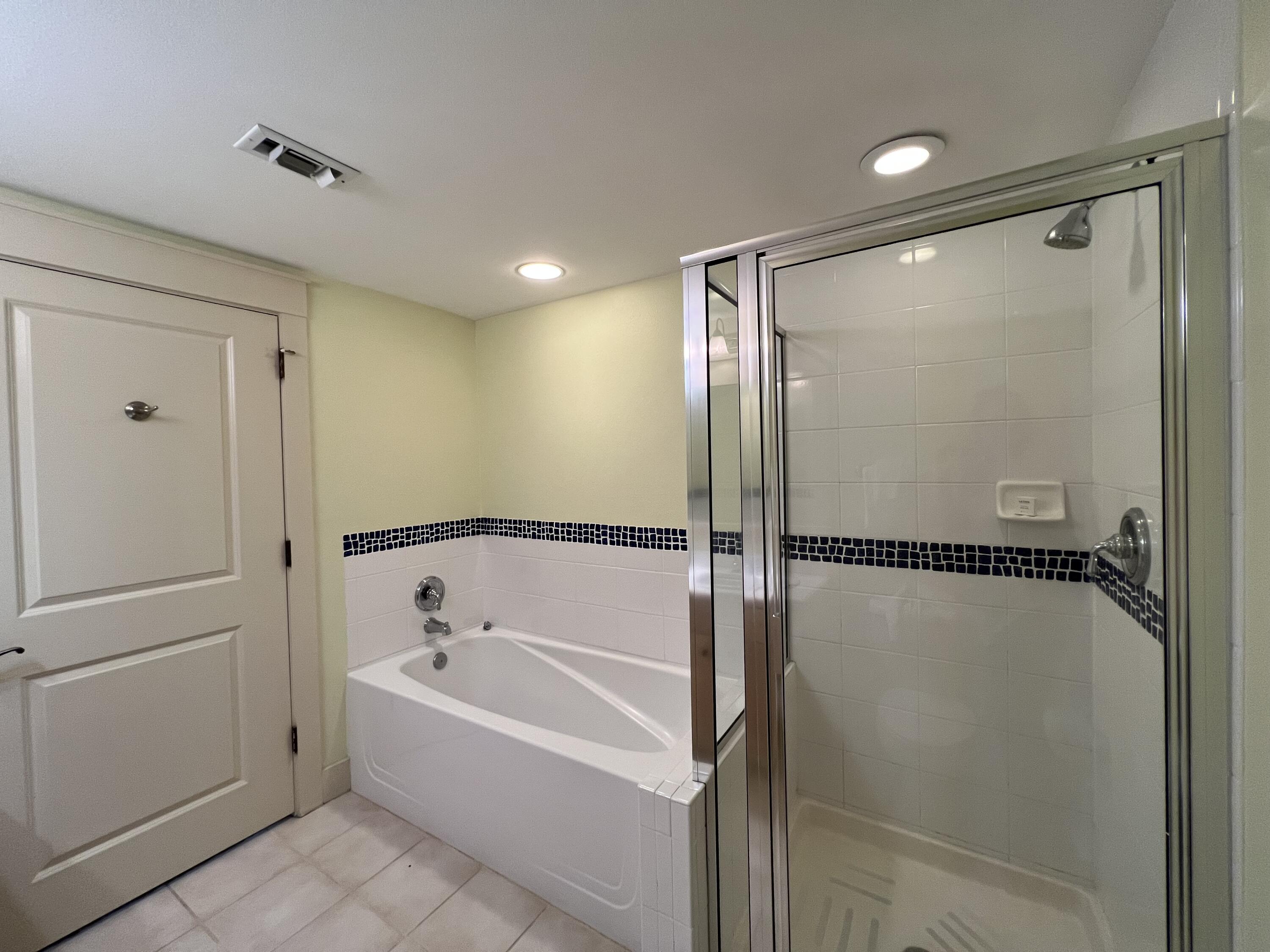 9100 Baytowne Wharf Boulevard, 350