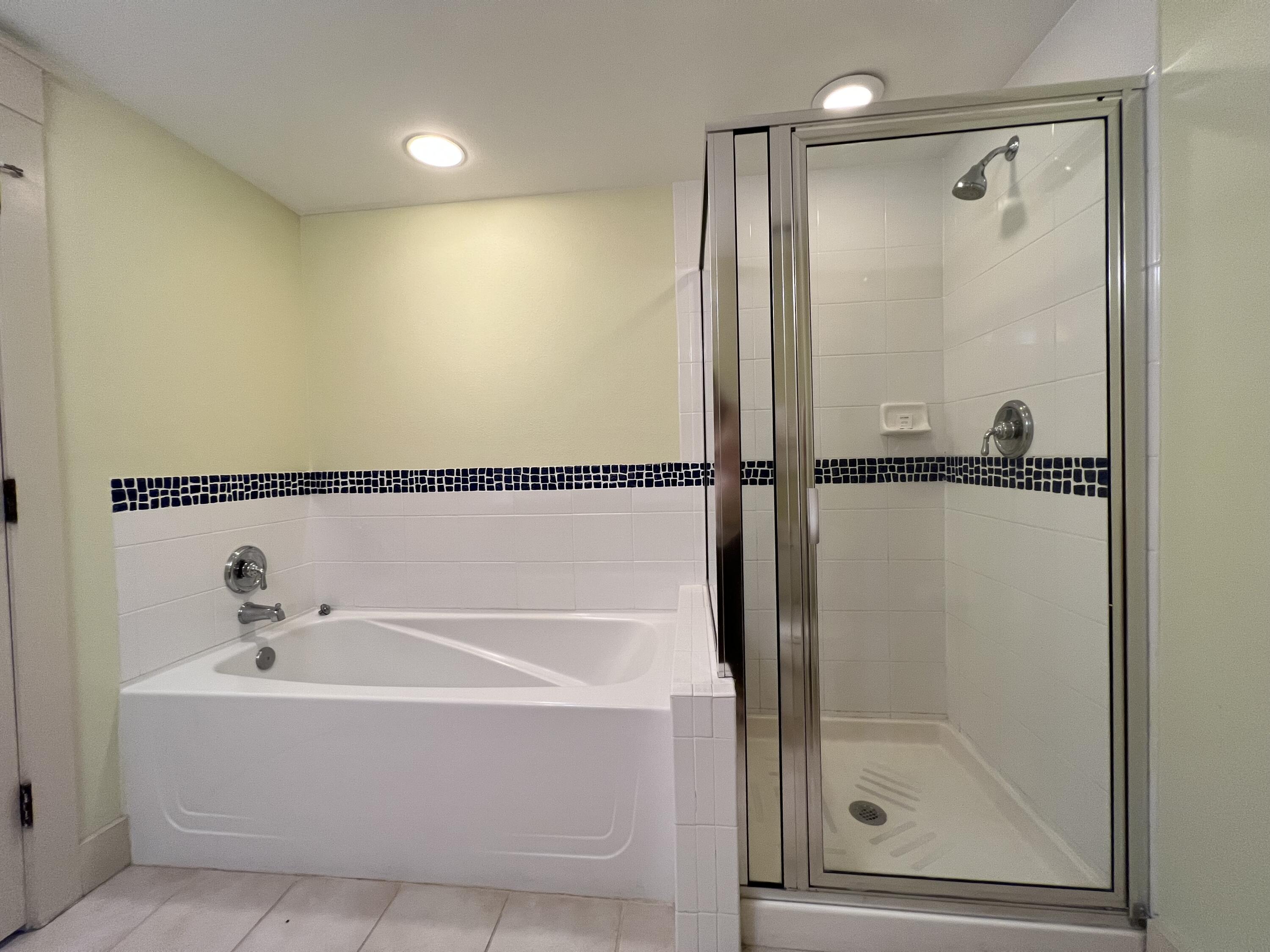 9100 Baytowne Wharf Boulevard, 350