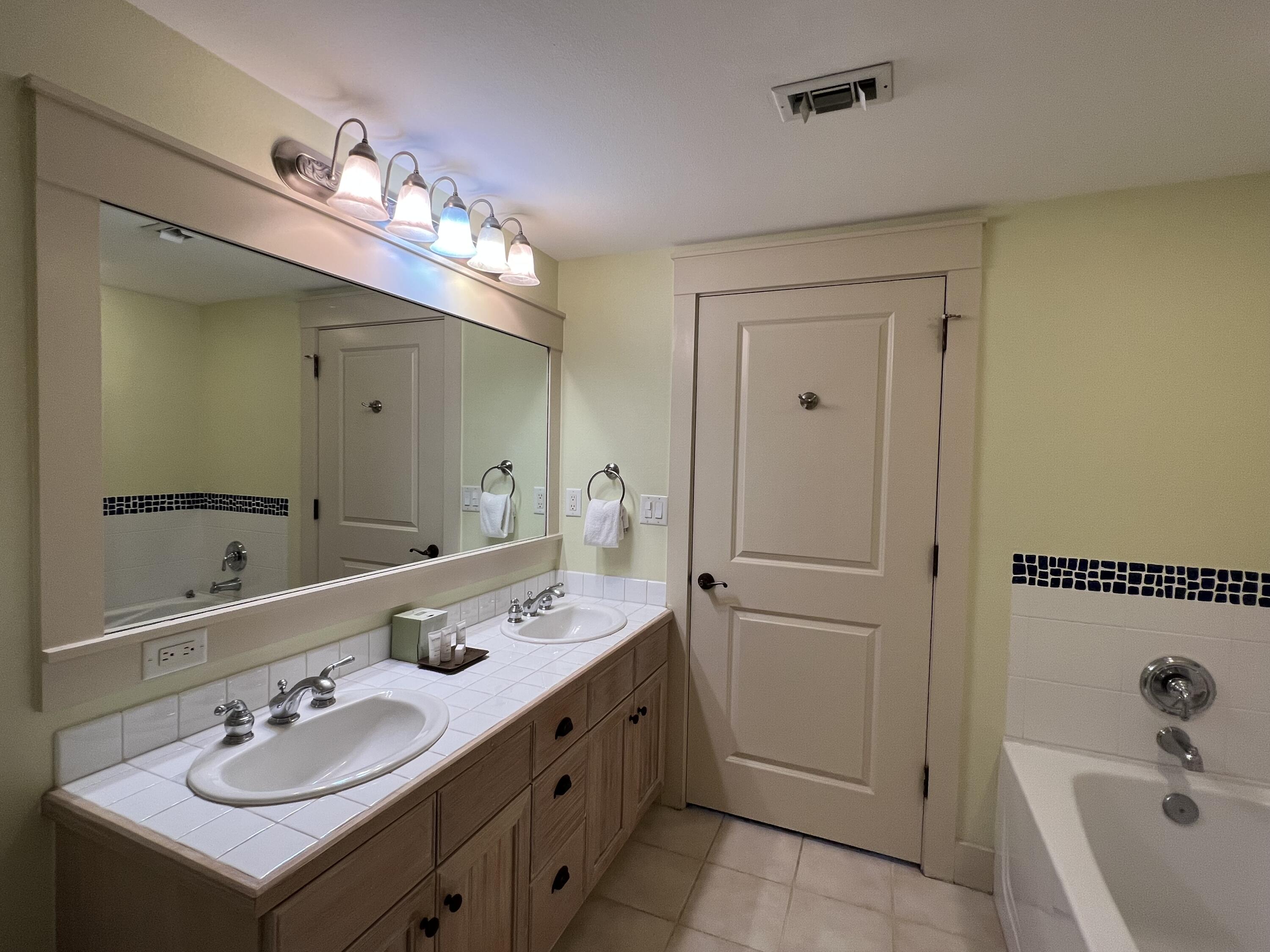 9100 Baytowne Wharf Boulevard, 350