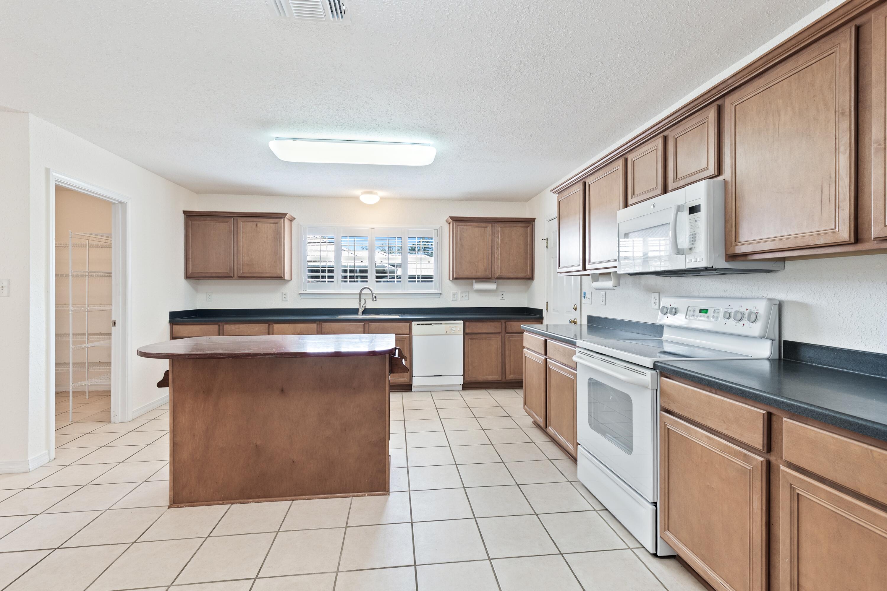 207 E Shipwreck Road