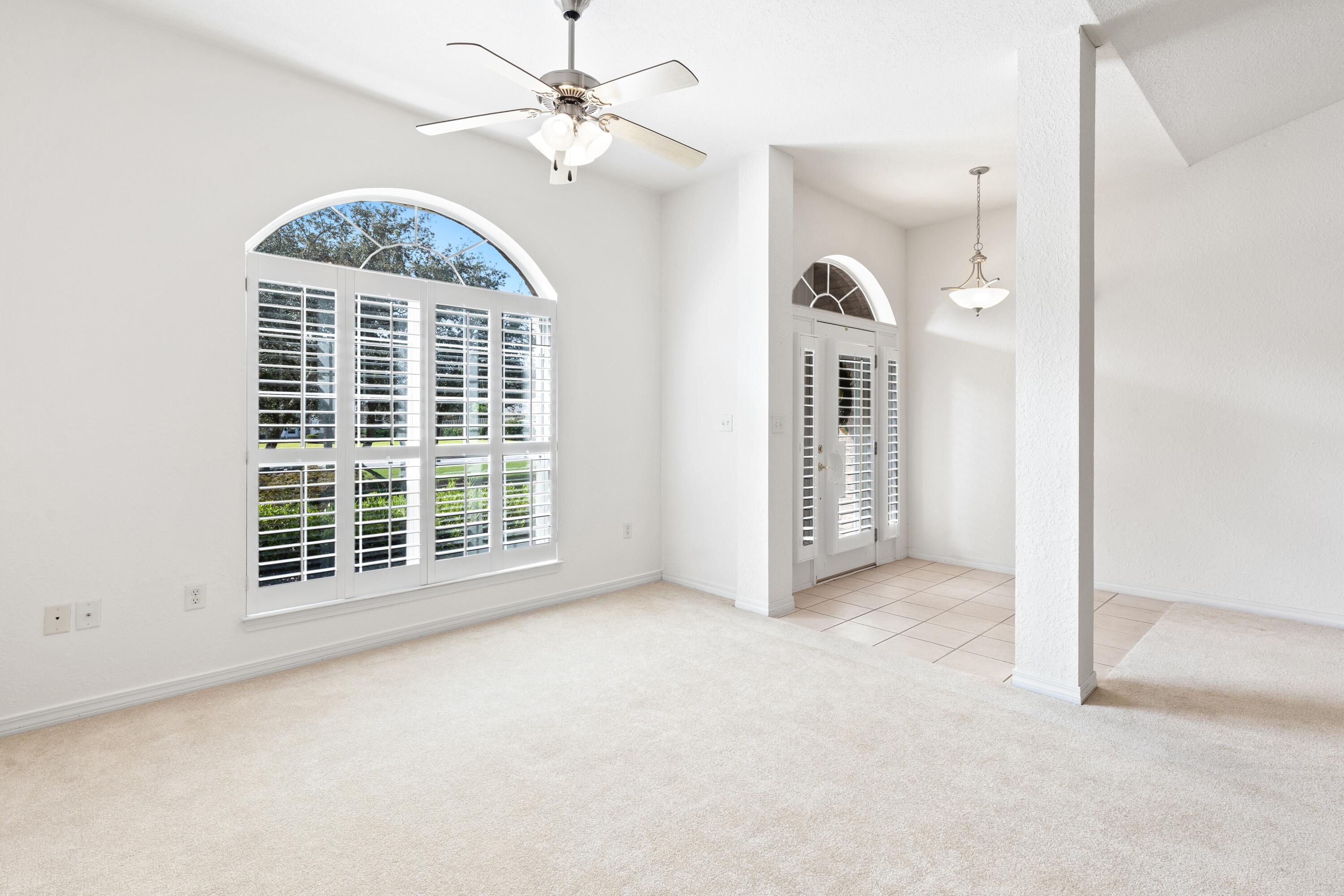 207 E Shipwreck Road