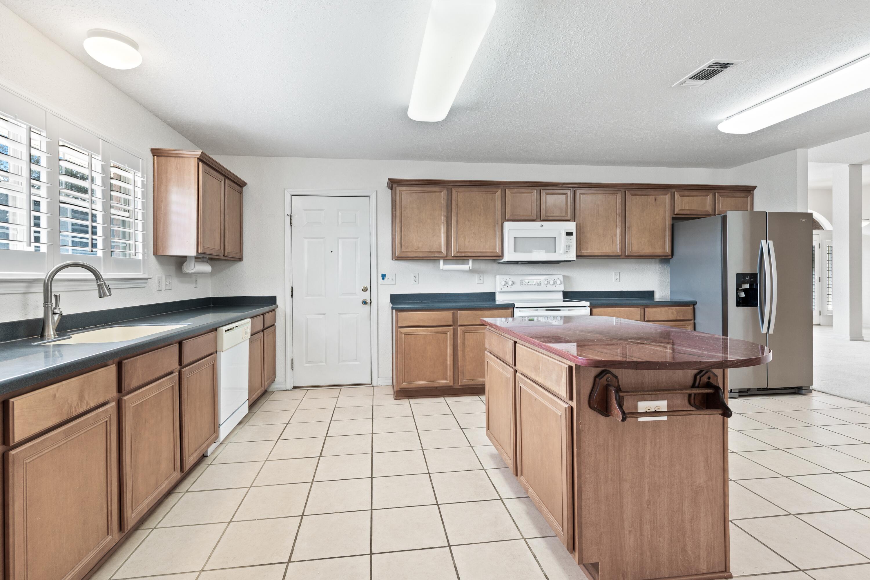 207 E Shipwreck Road