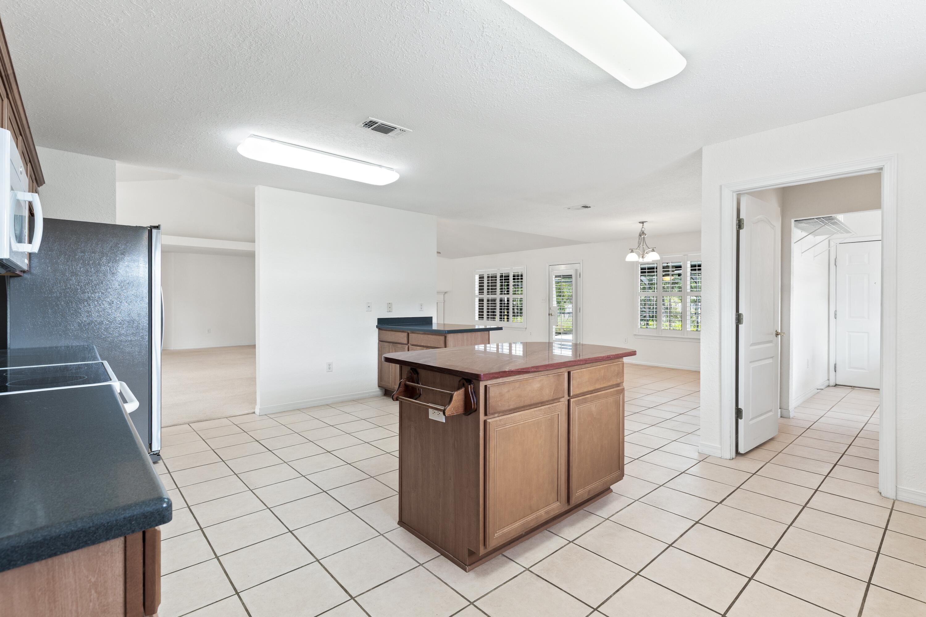 207 E Shipwreck Road