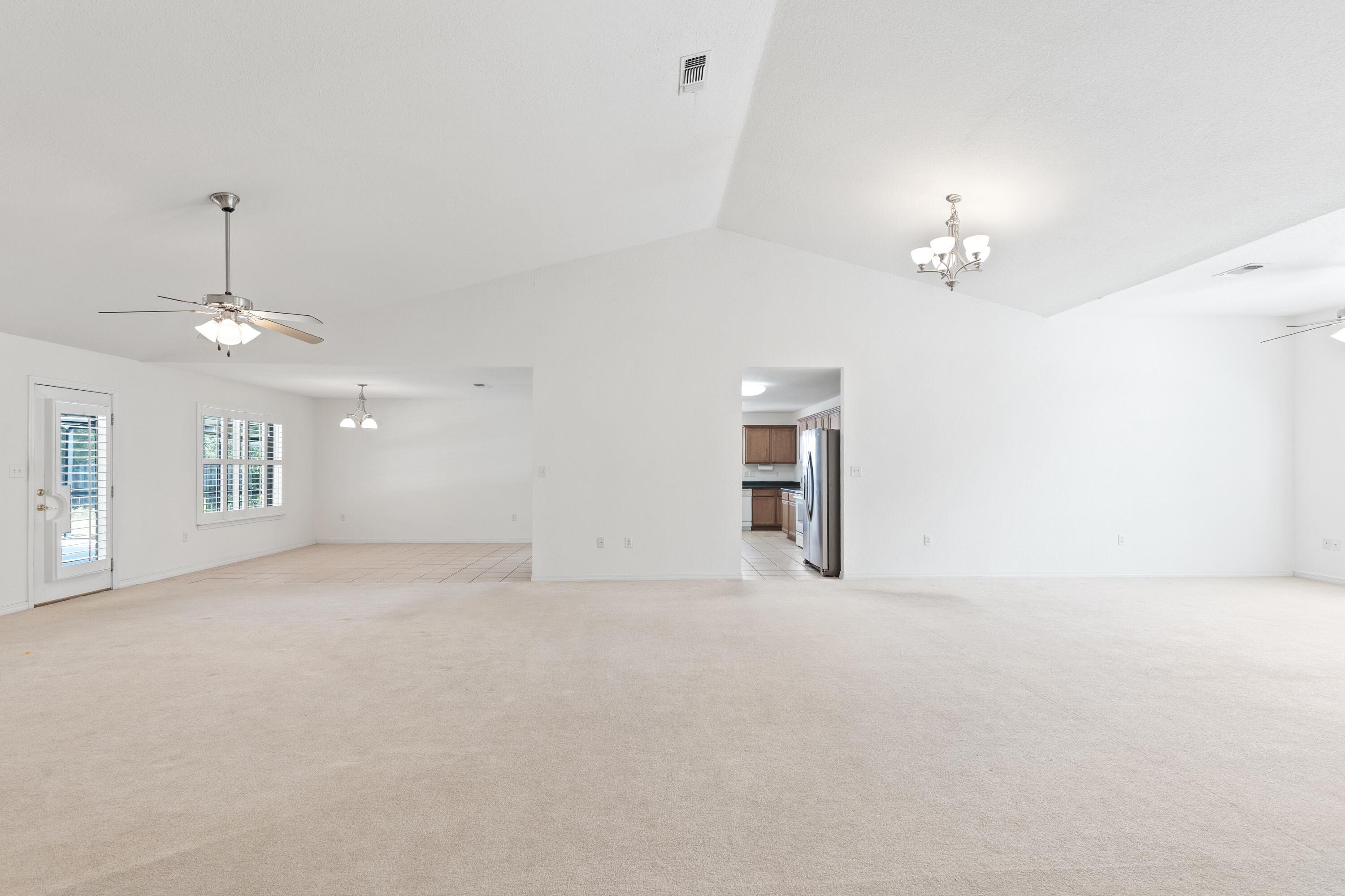 207 E Shipwreck Road