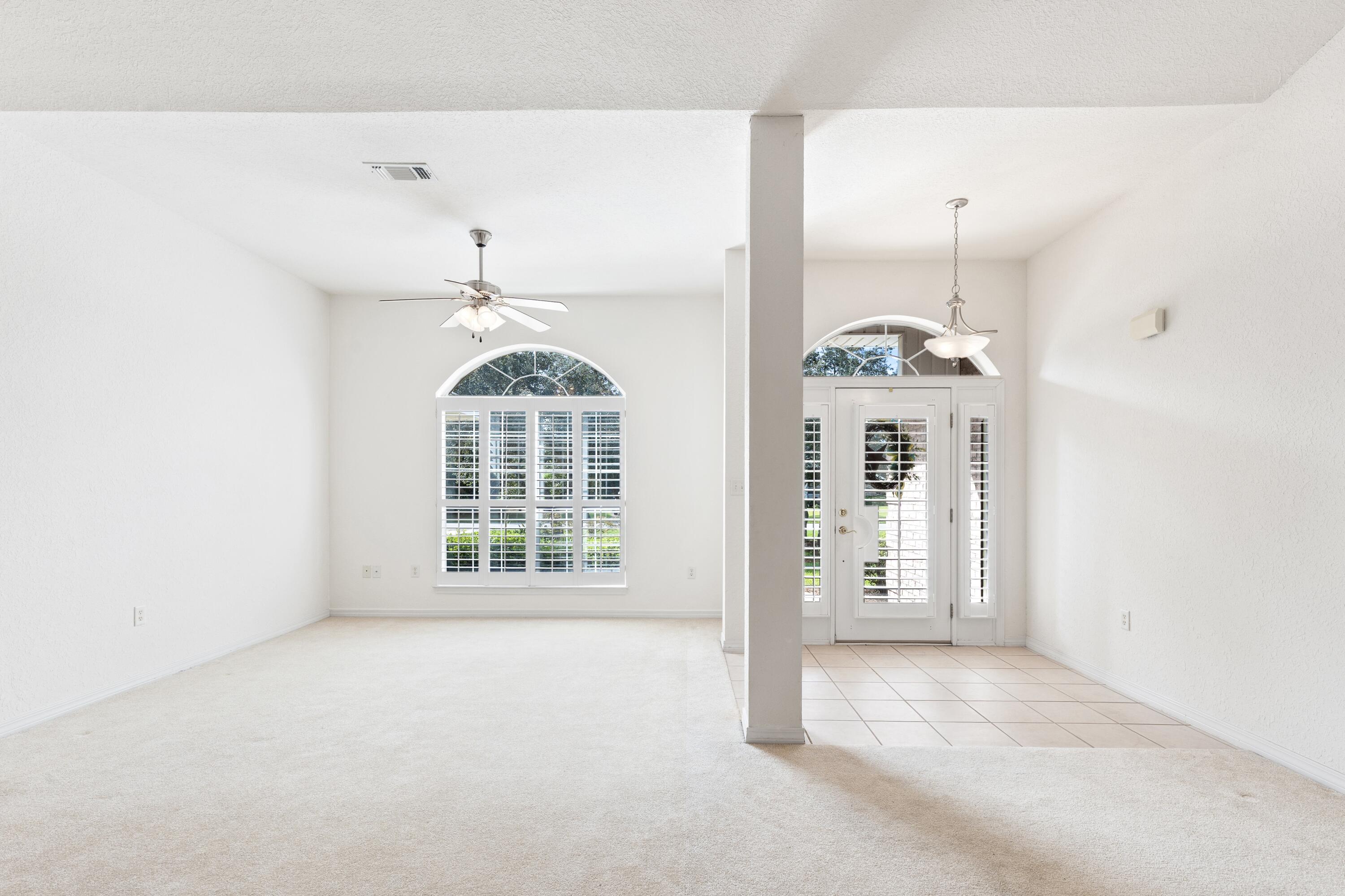 207 E Shipwreck Road