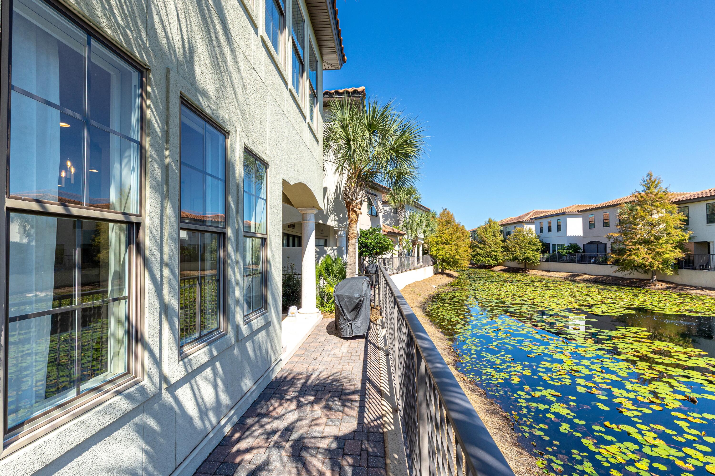 1946 Boardwalk Drive