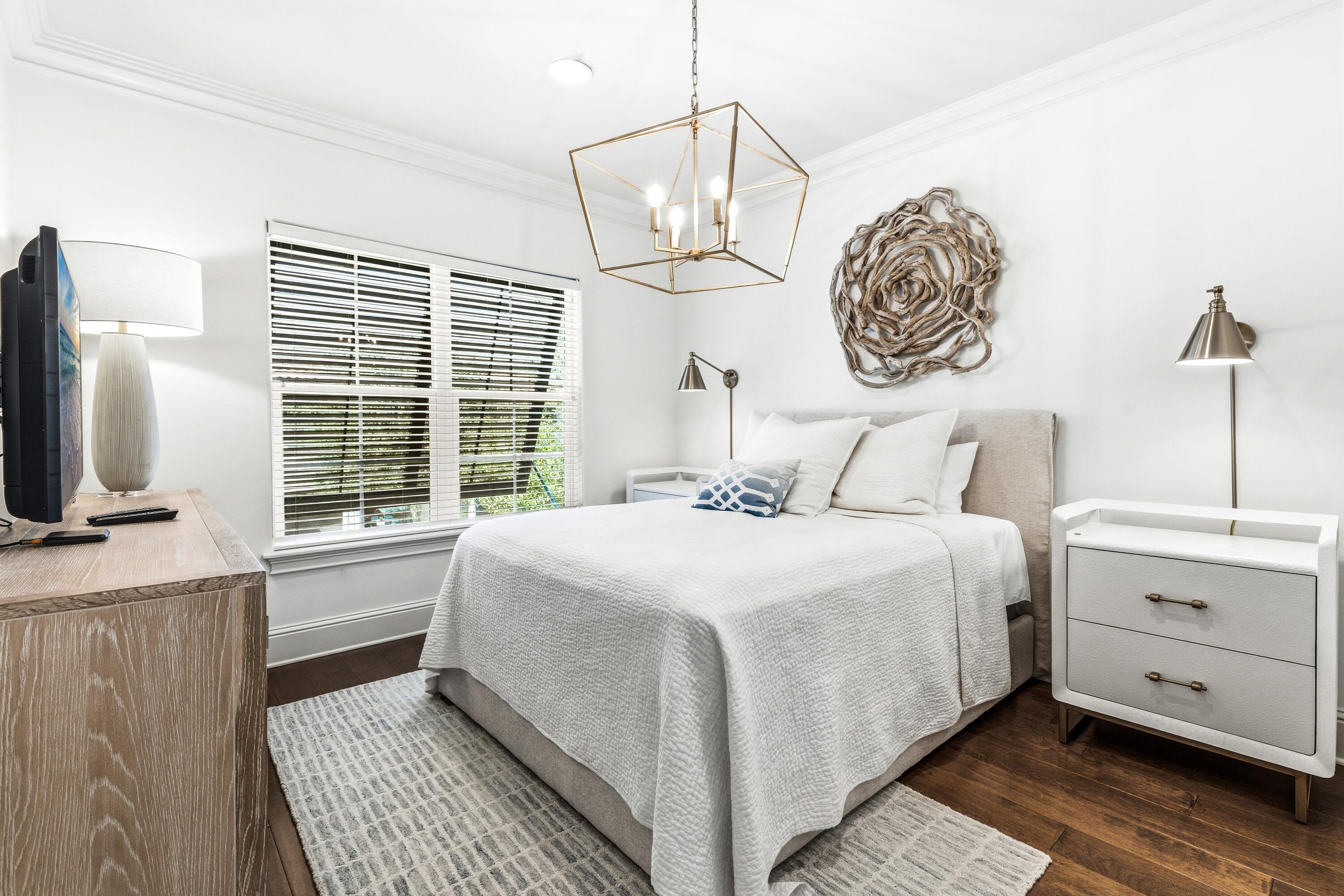 1946 Boardwalk Drive