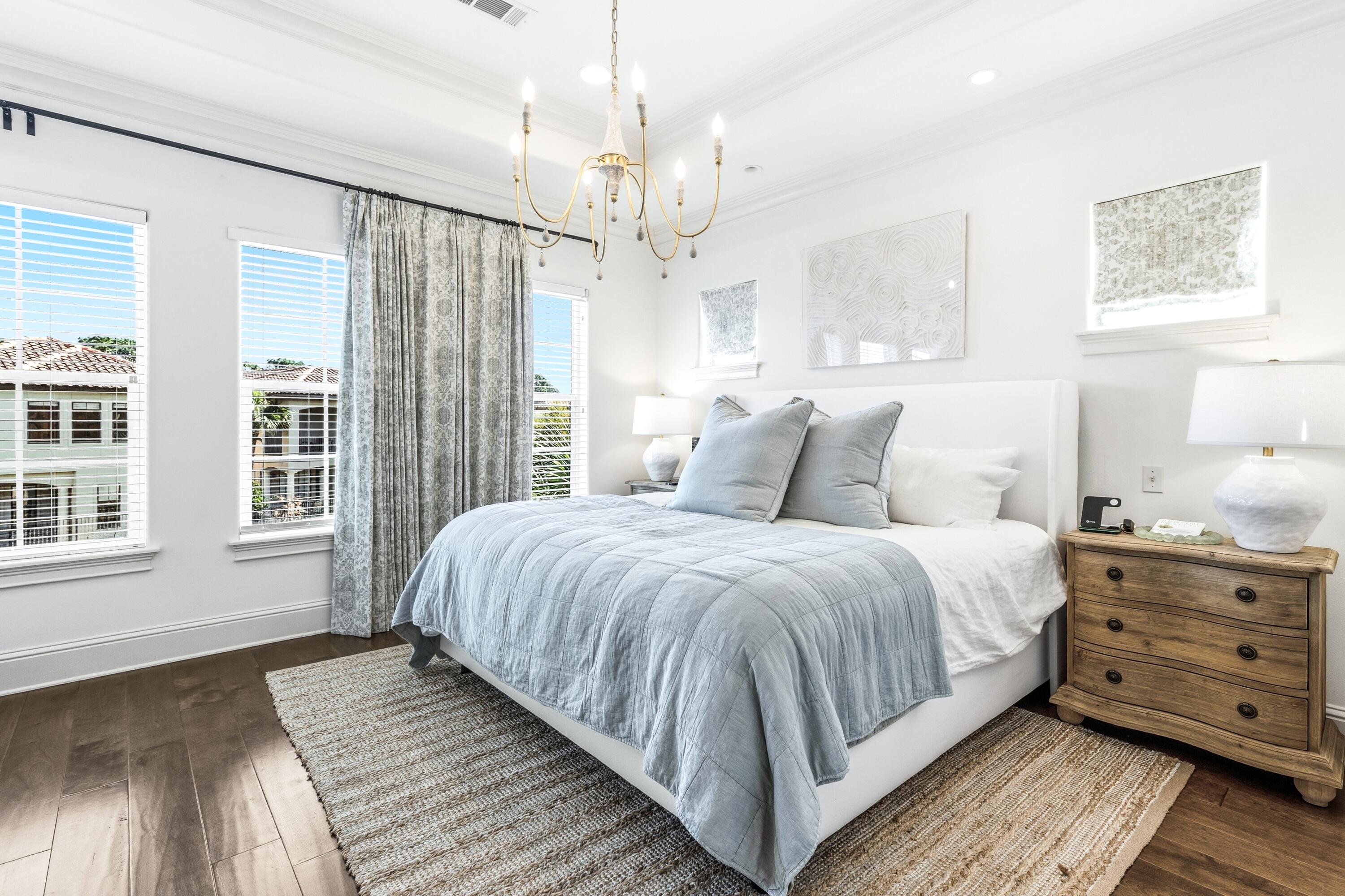 1946 Boardwalk Drive