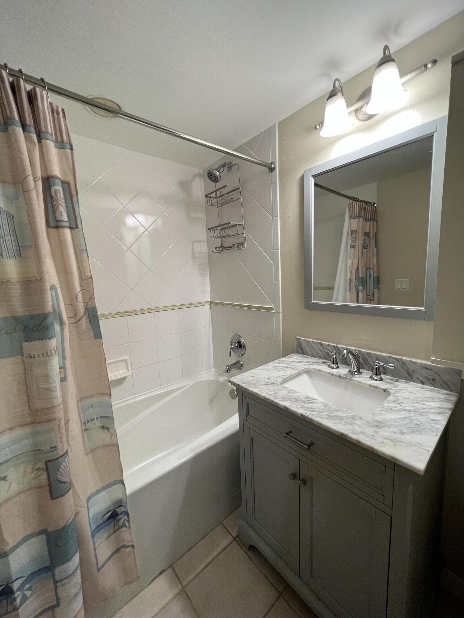 9300 Baytowne Wharf Boulevard, 528