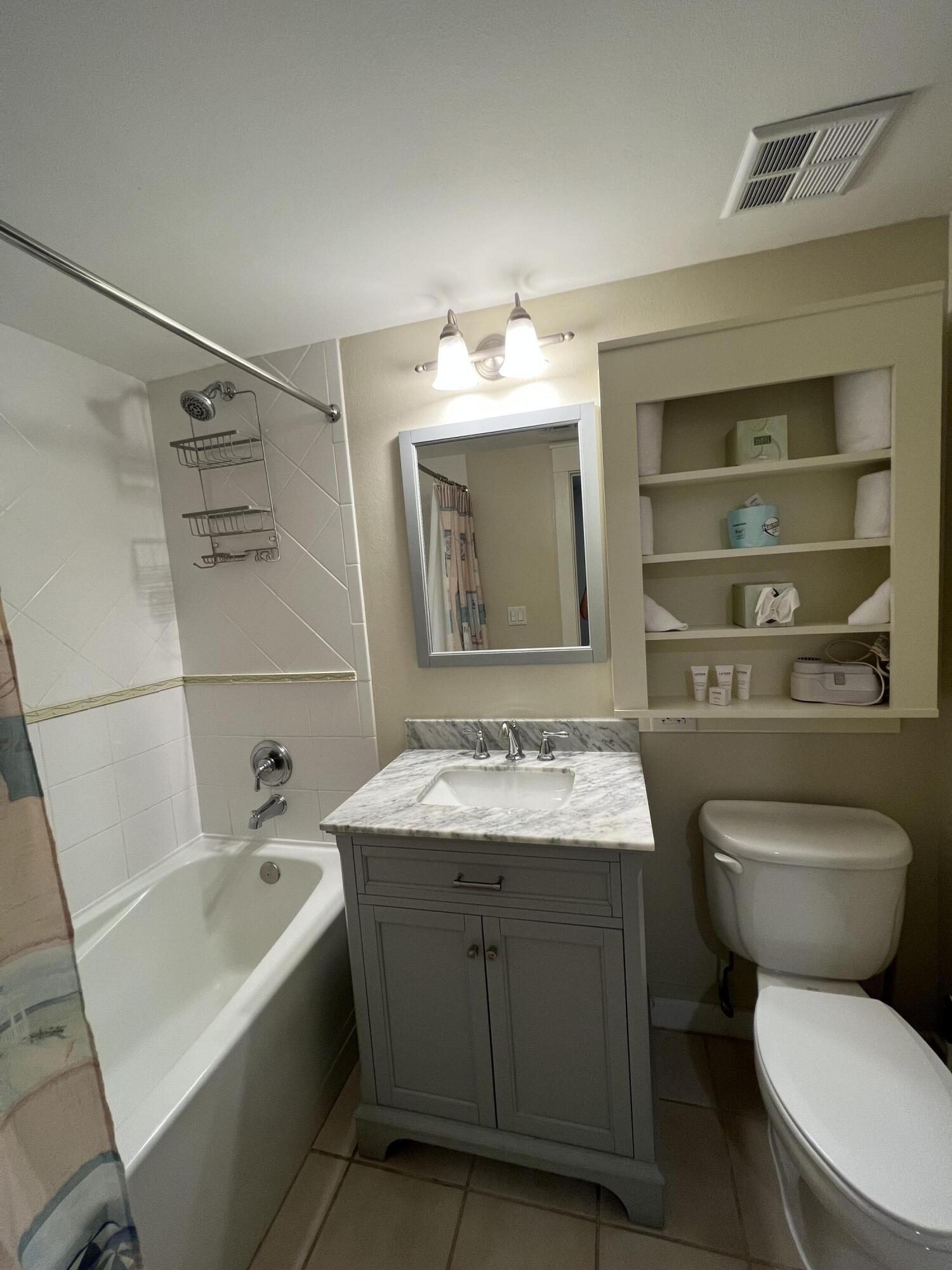 9300 Baytowne Wharf Boulevard, 528