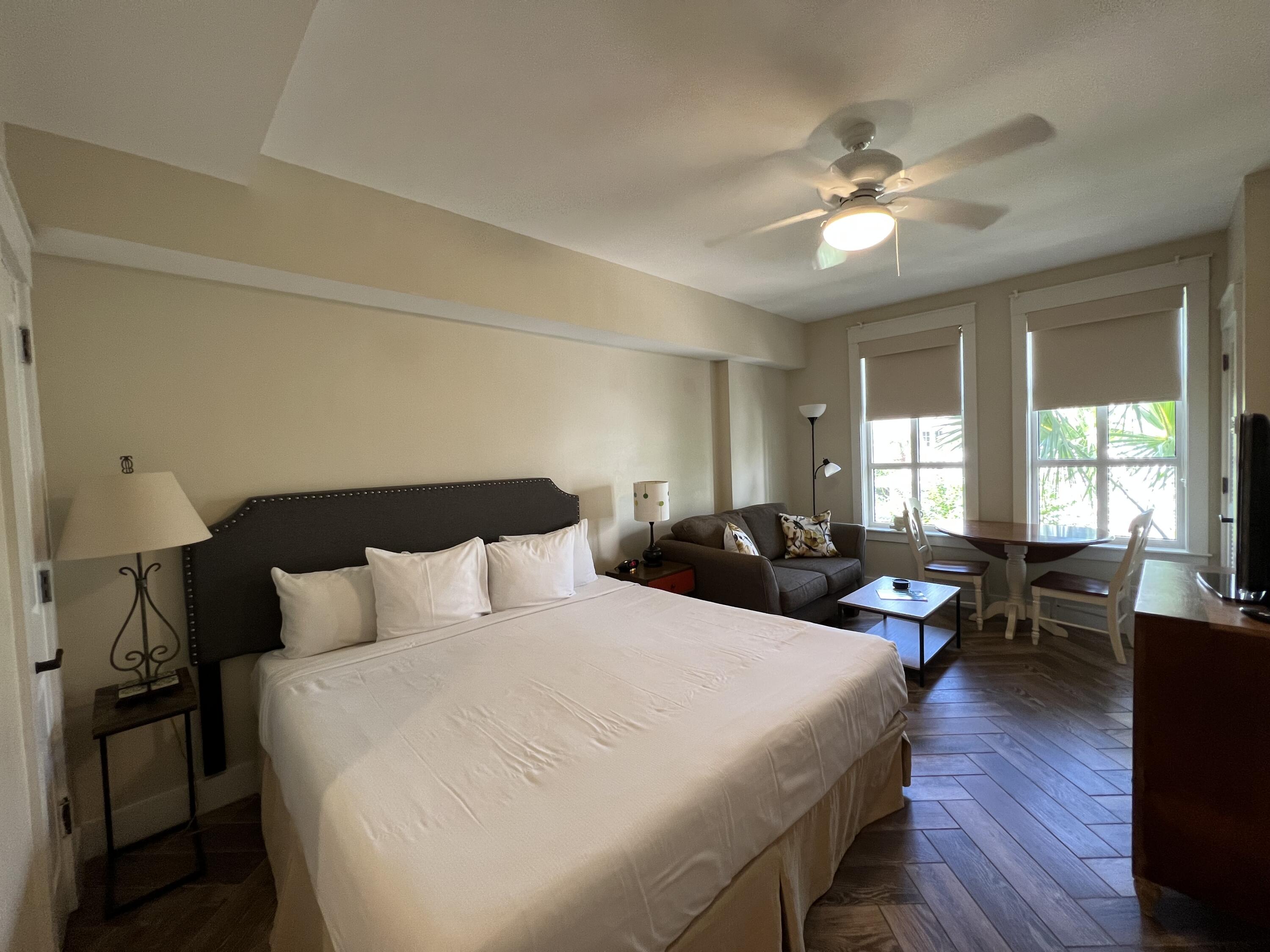 9300 Baytowne Wharf Boulevard, 528