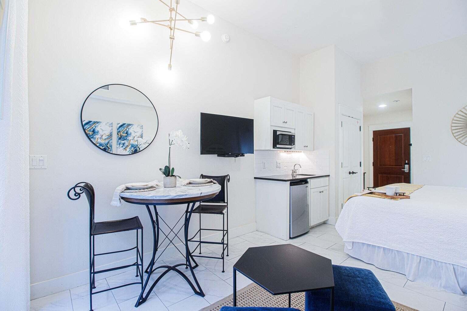 9300 Baytowne Wharf Boulevard, 123