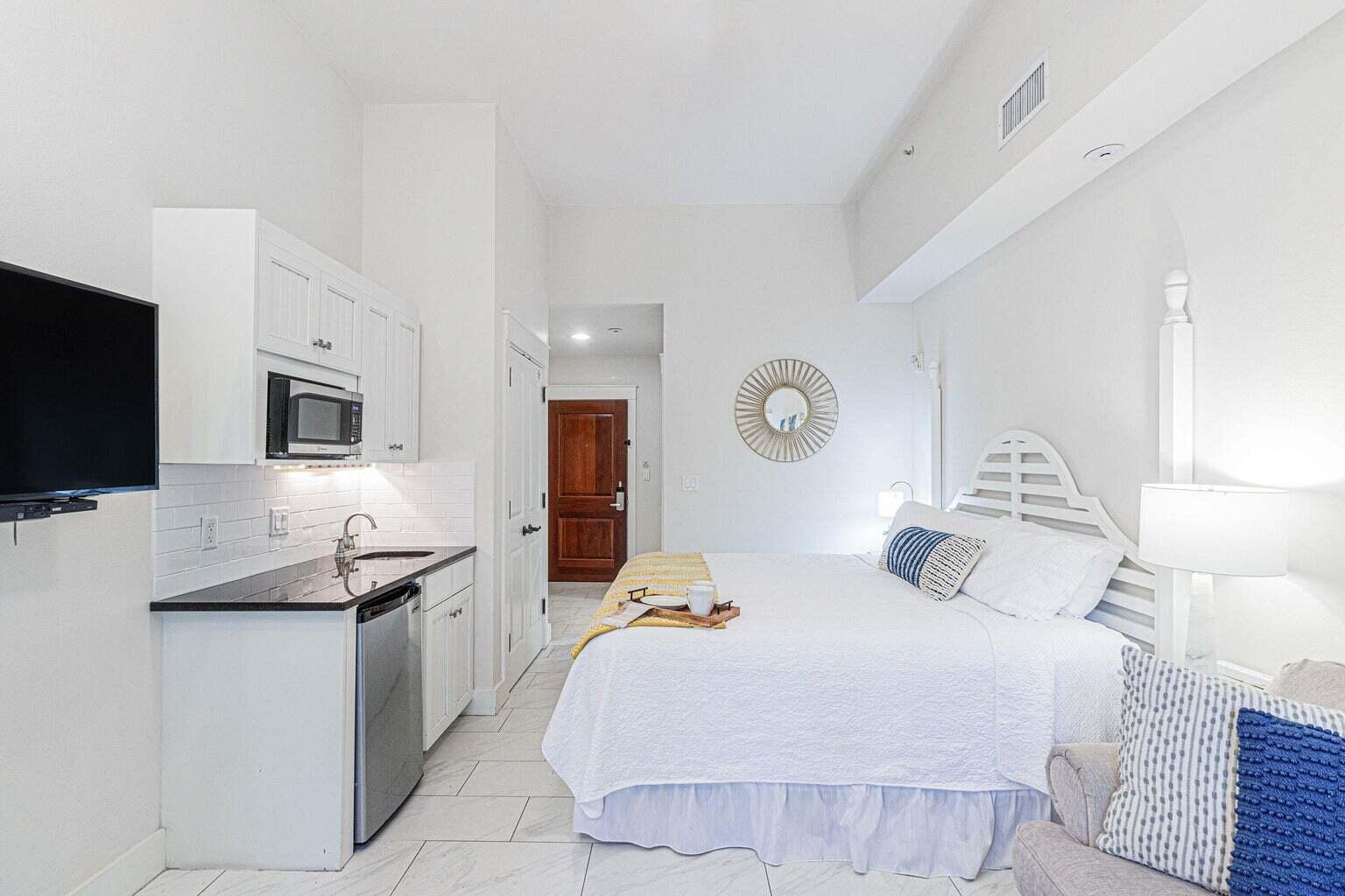 9300 Baytowne Wharf Boulevard, 123