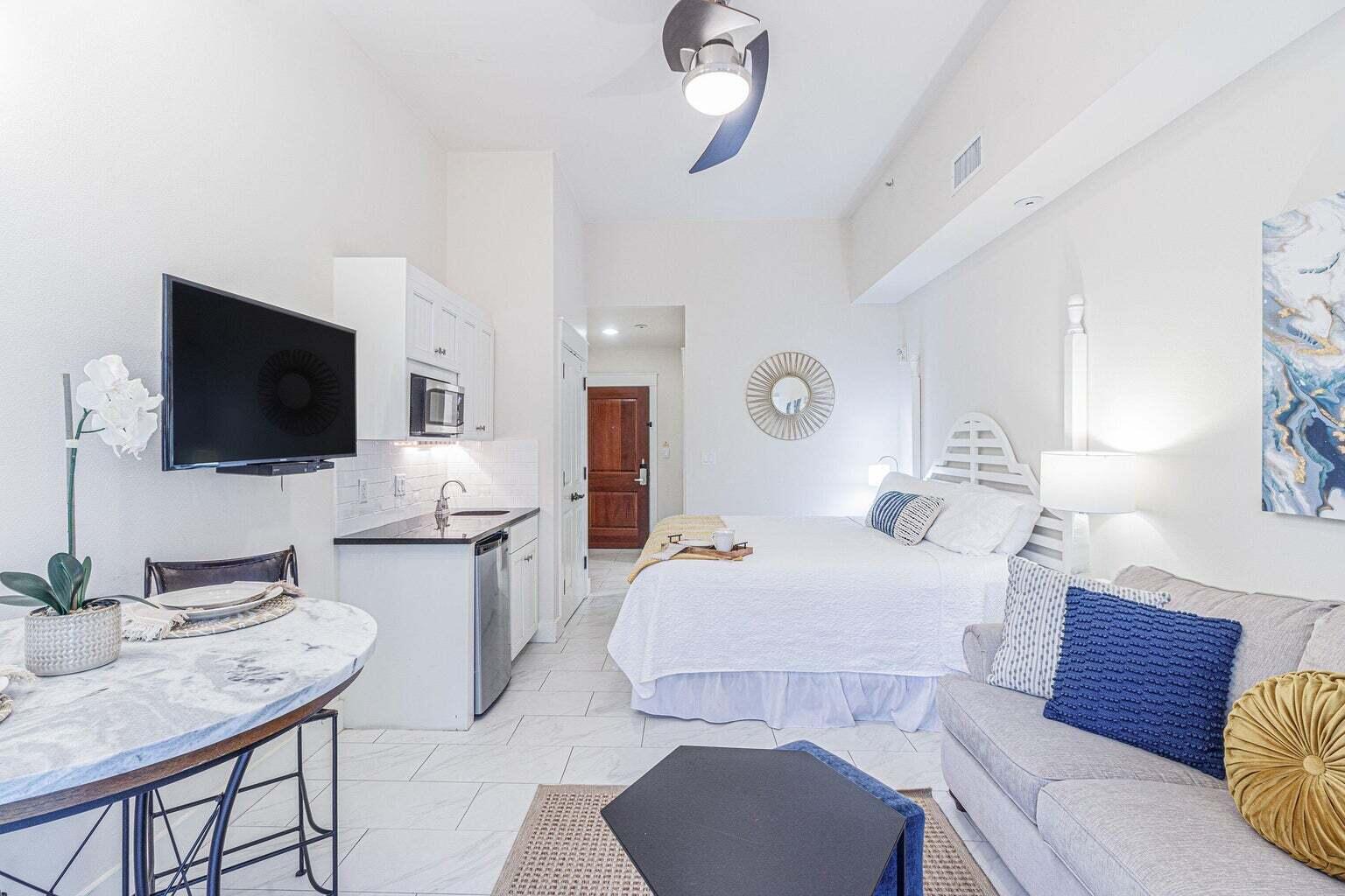 9300 Baytowne Wharf Boulevard, 123