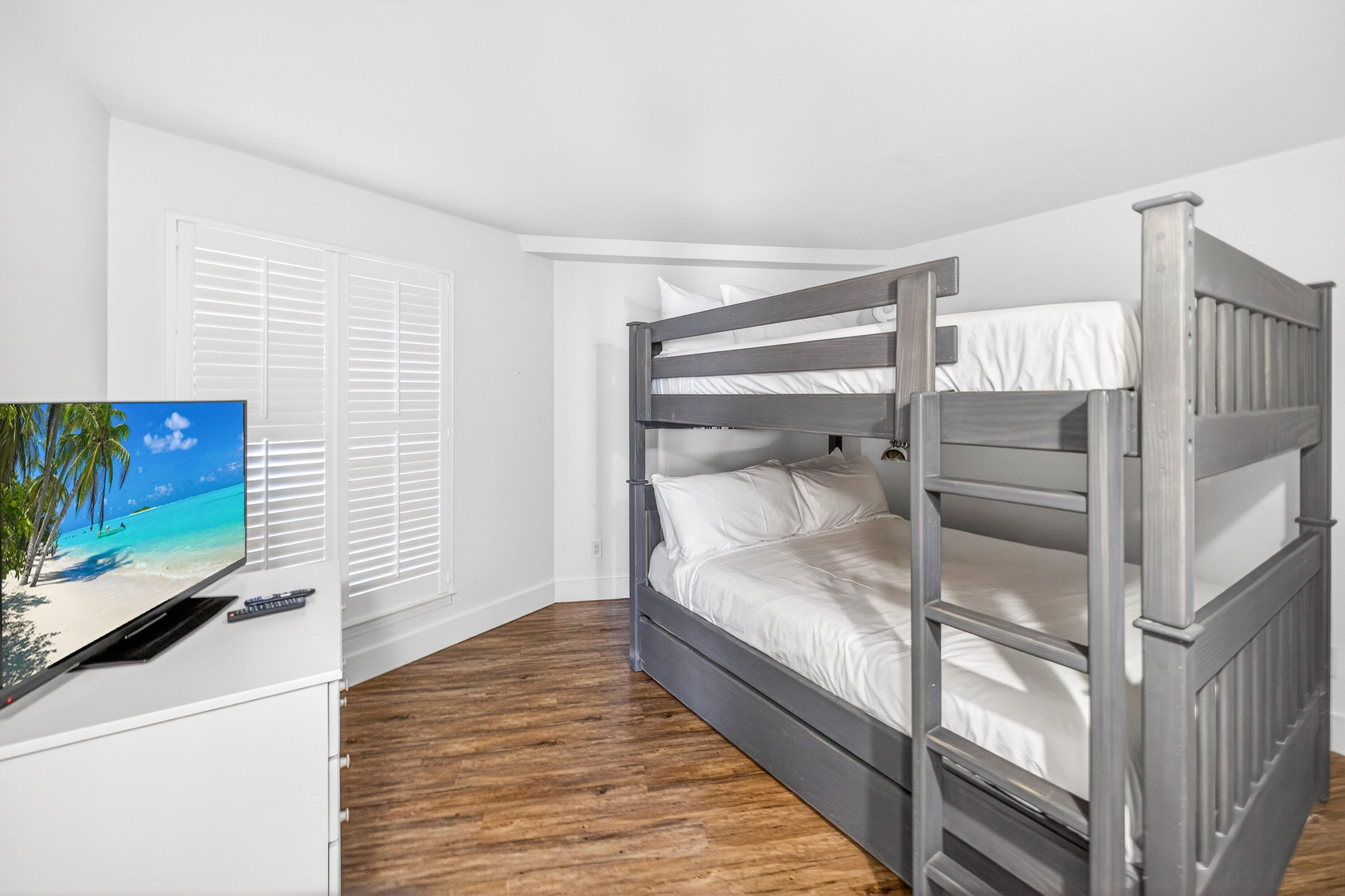 4024 Beachside One Dr 4024