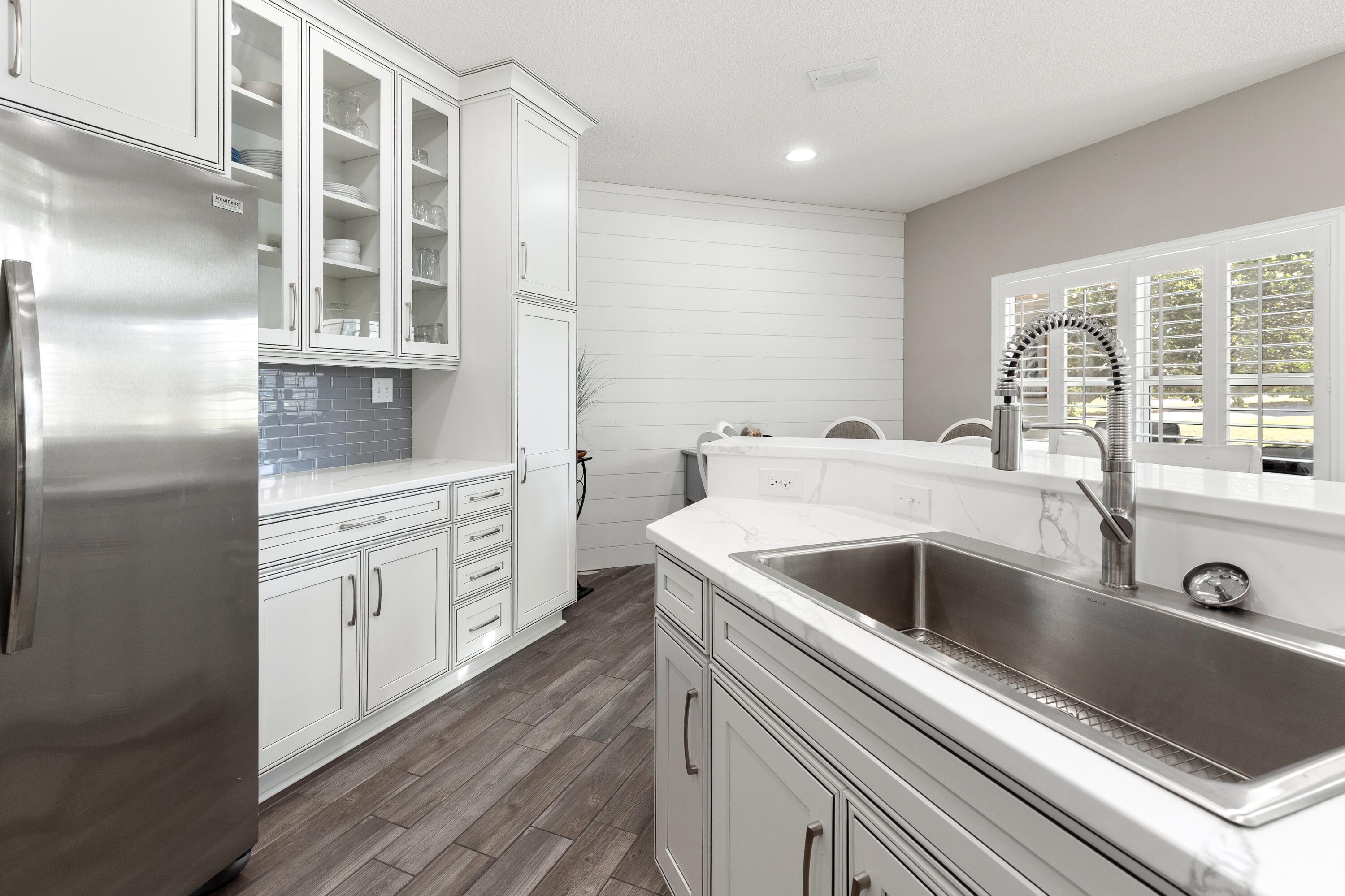 982 Northshore Drive