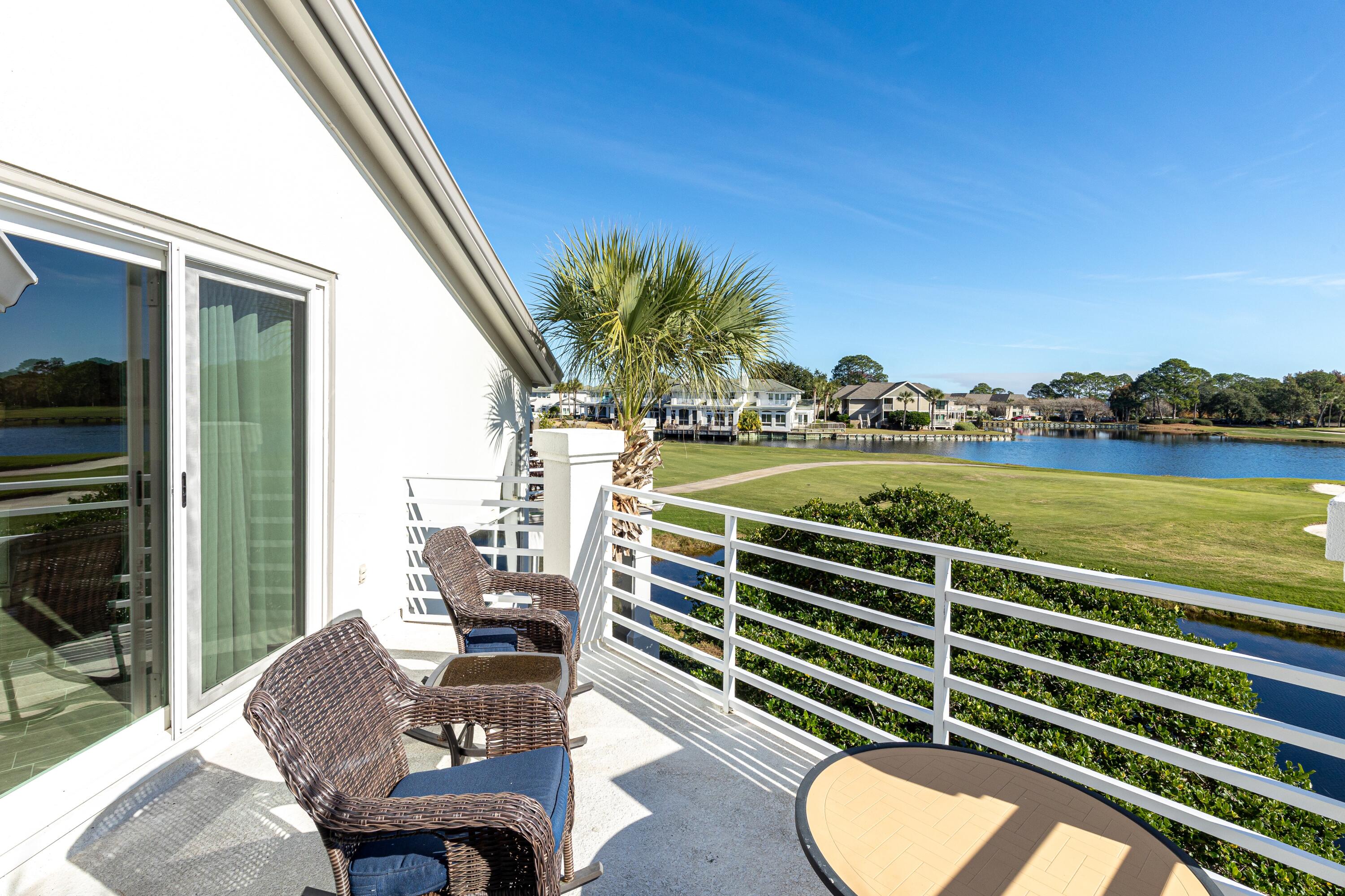 982 Northshore Drive