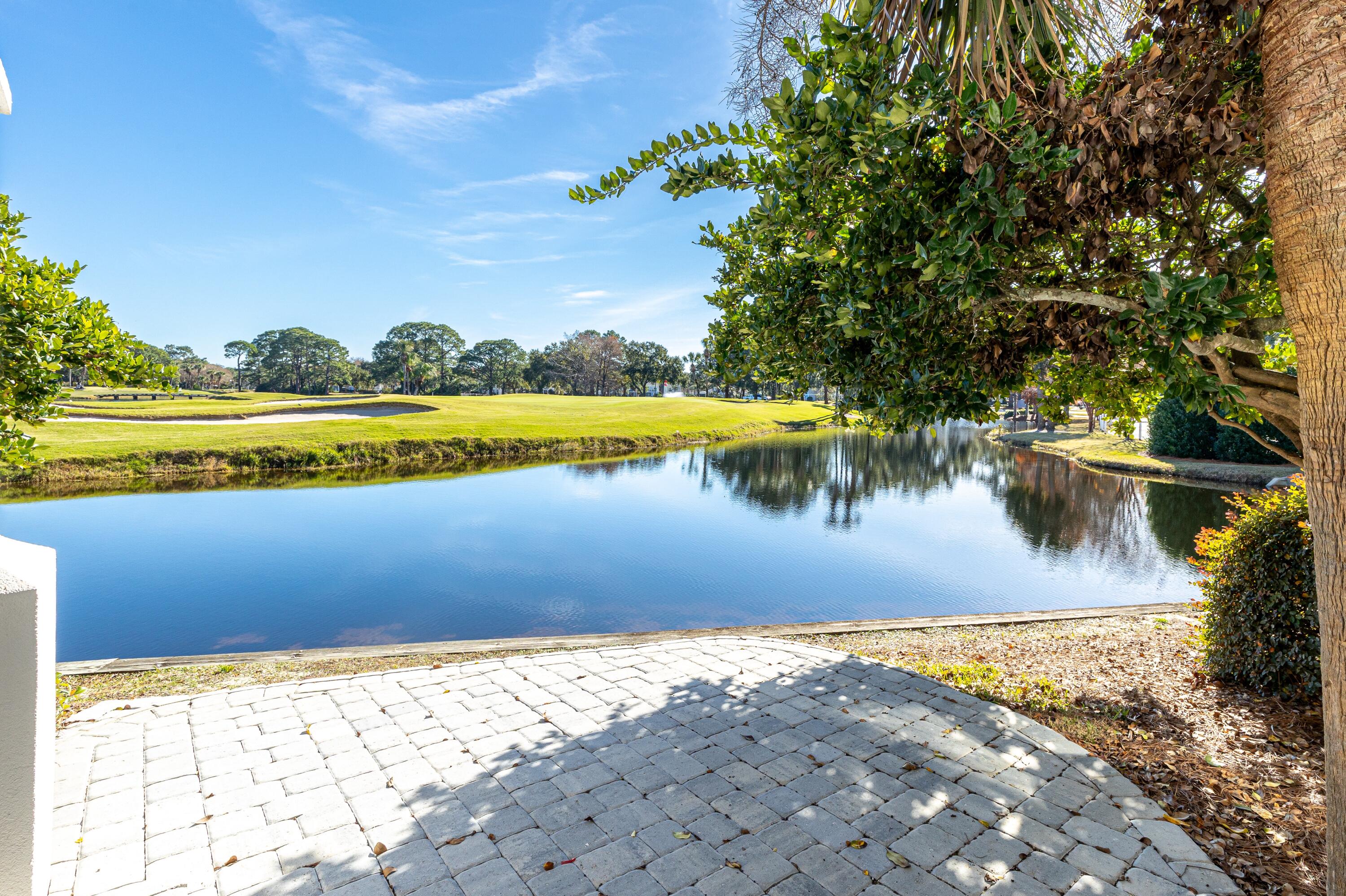 982 Northshore Drive