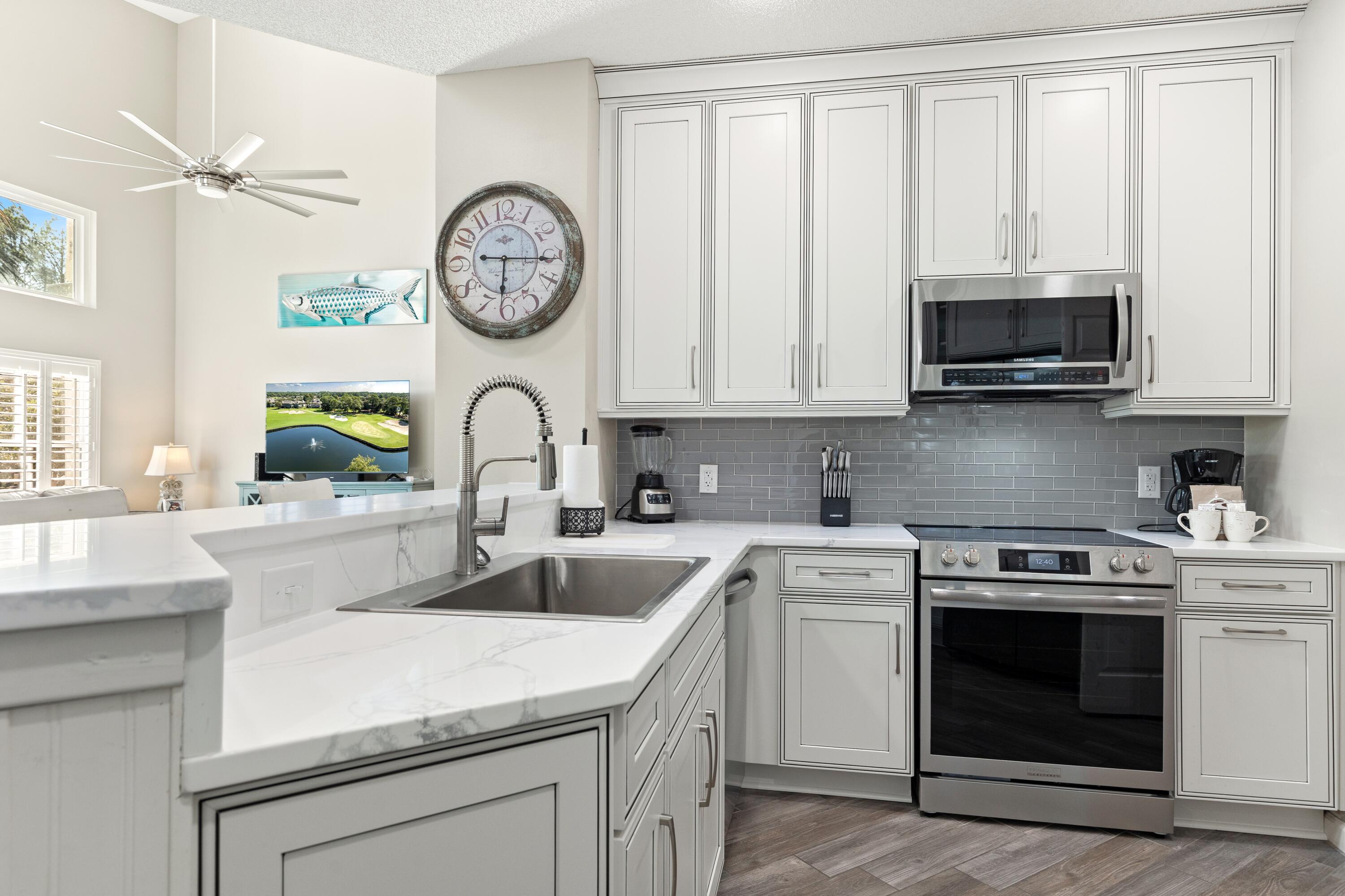 982 Northshore Drive