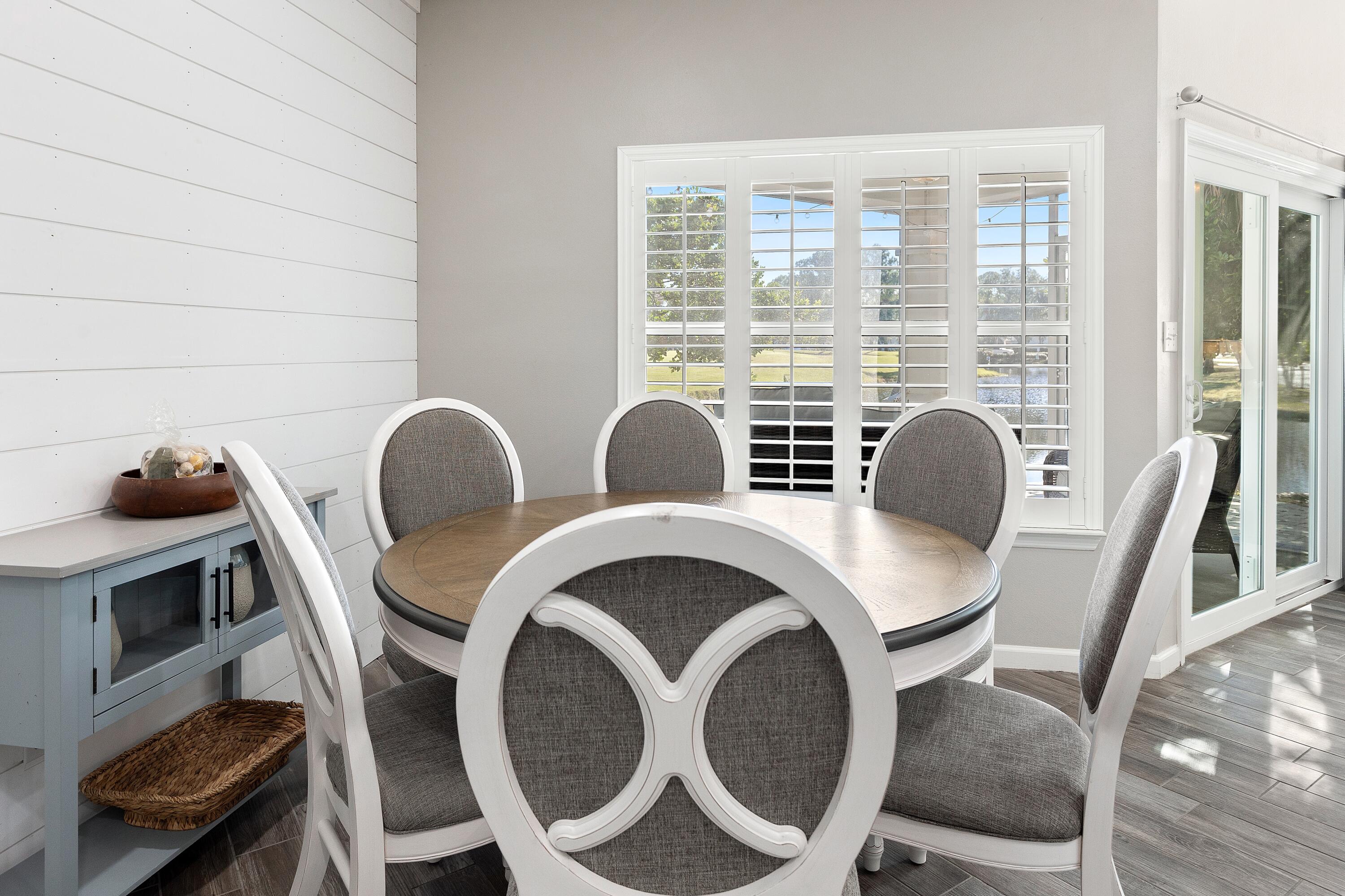 982 Northshore Drive