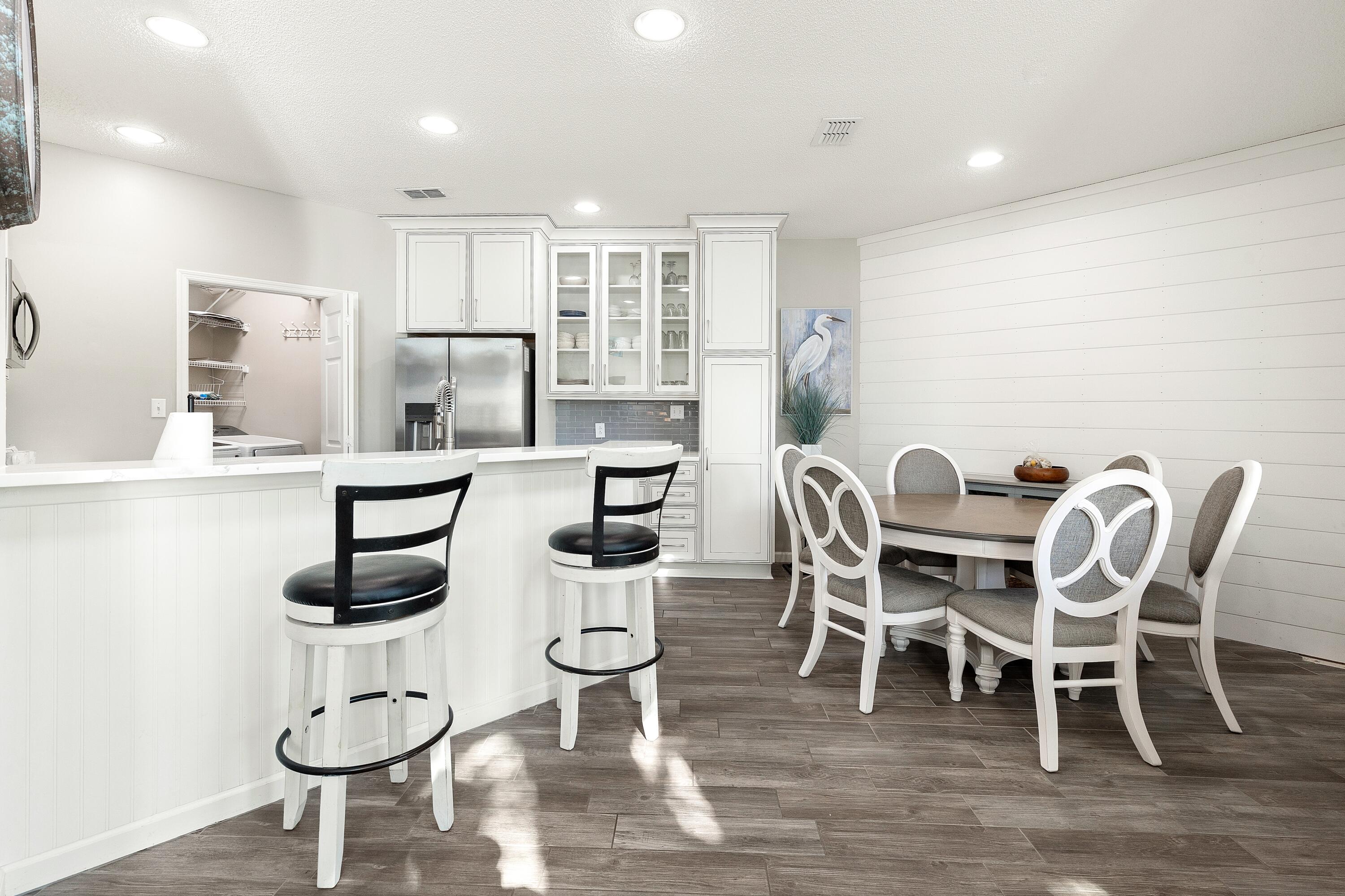 982 Northshore Drive