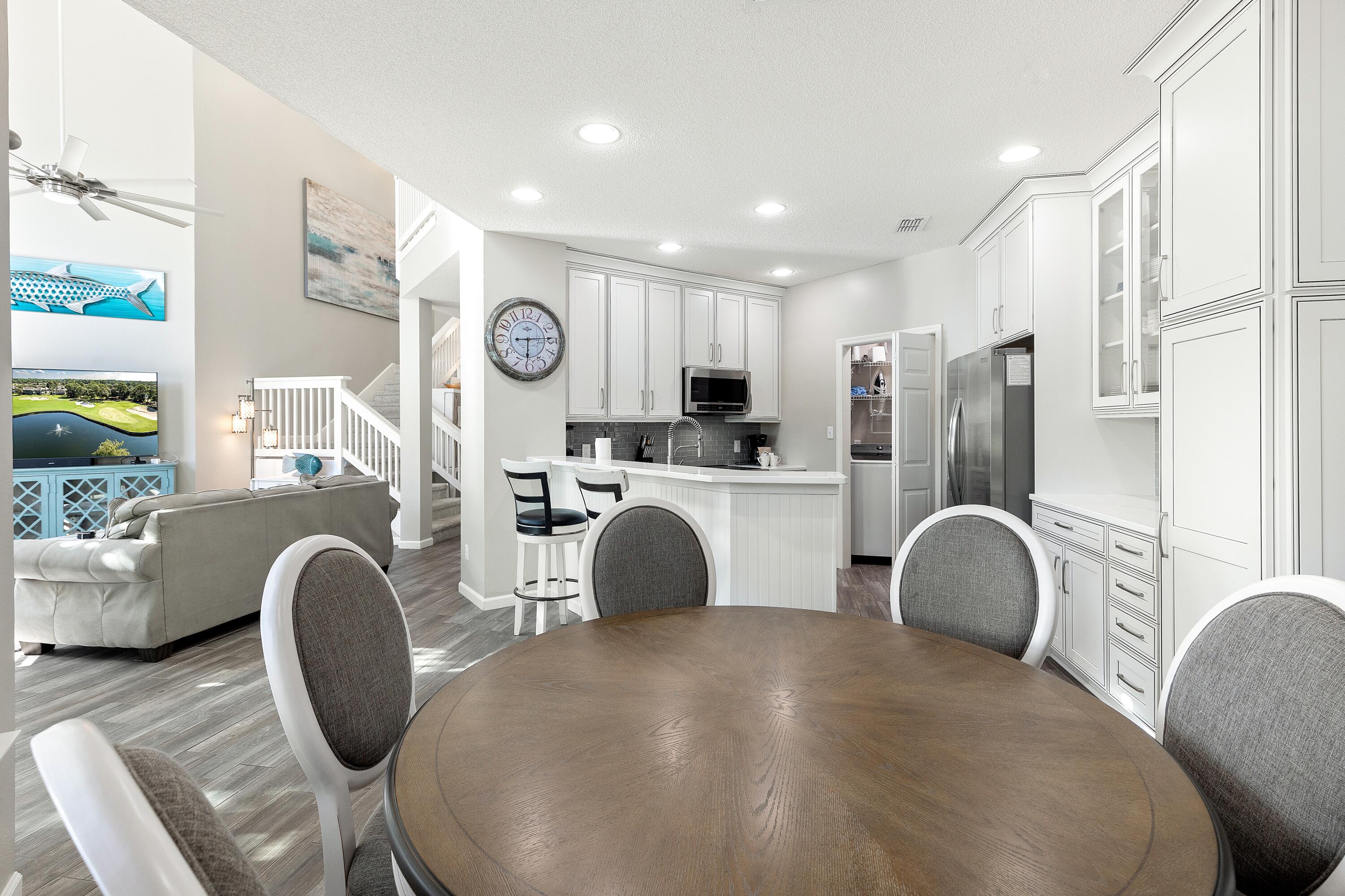 982 Northshore Drive