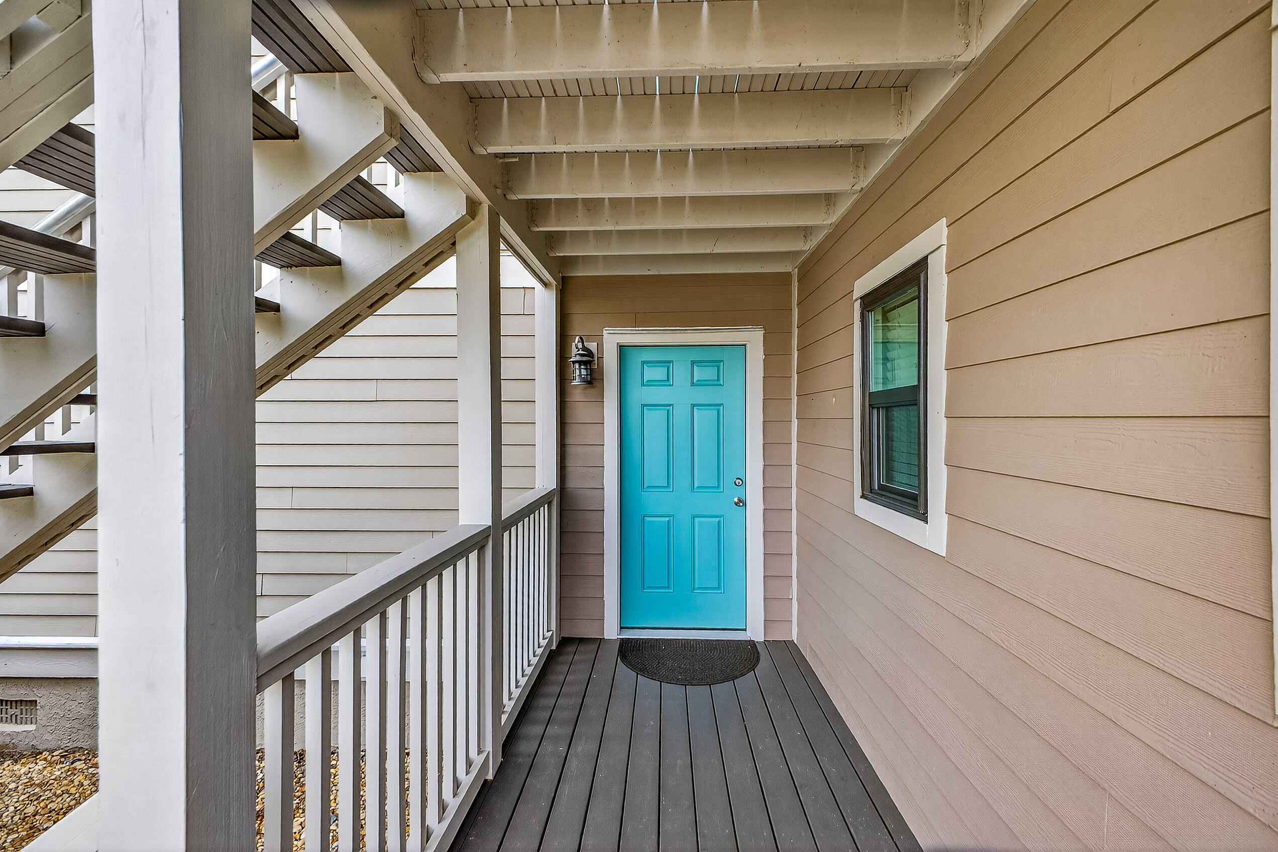 900 Harbour Point Lane 900