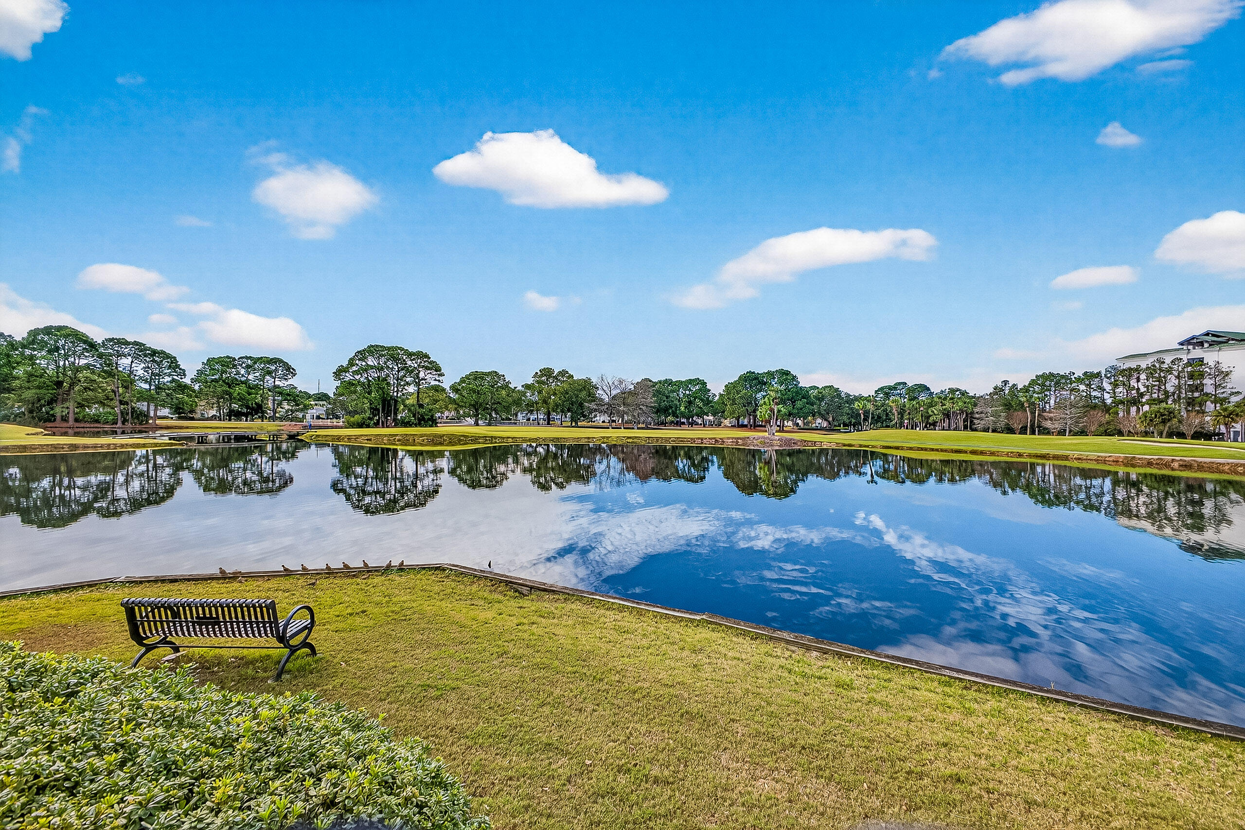 900 Harbour Point Lane 900