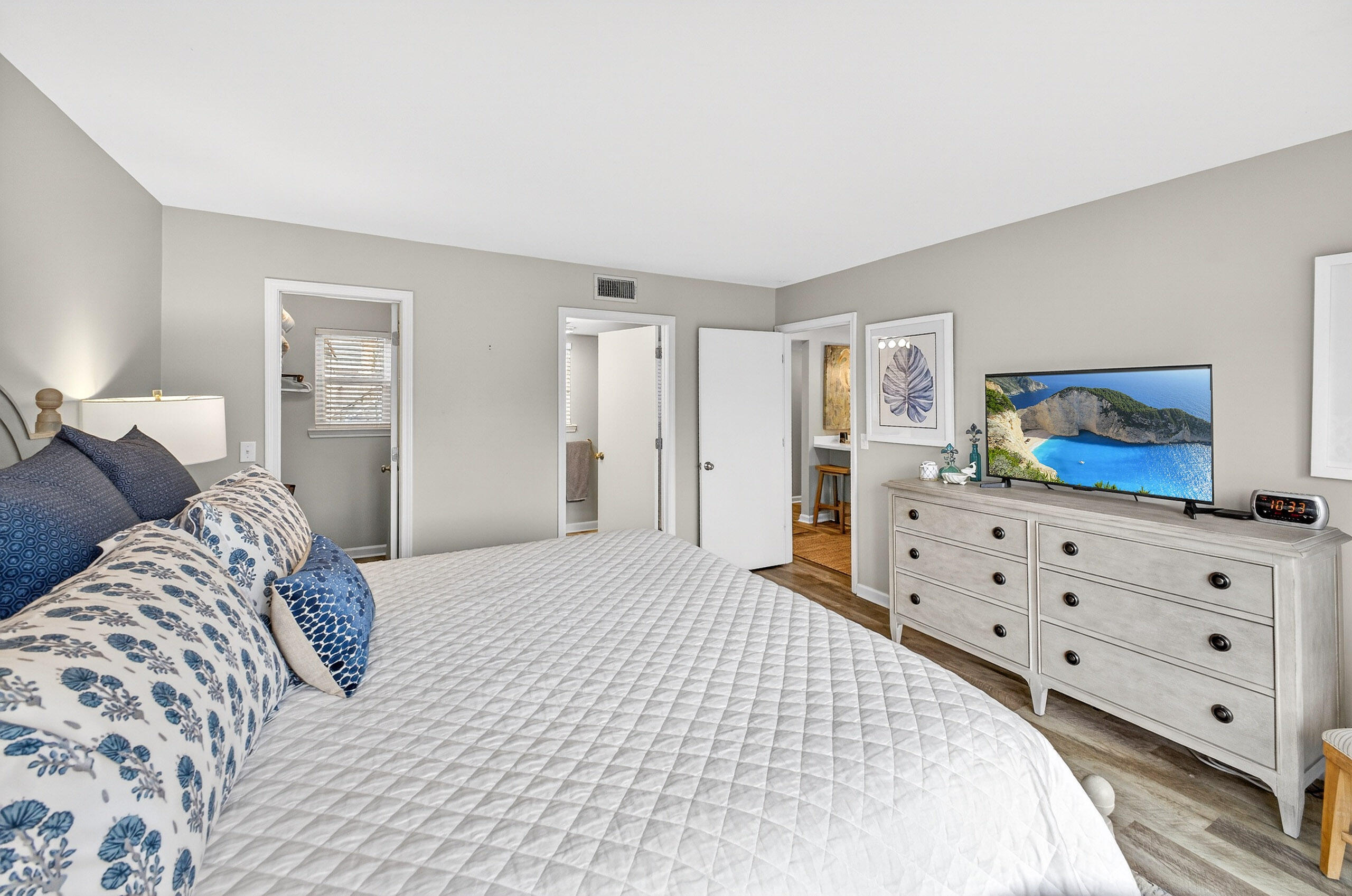 900 Harbour Point Lane 900