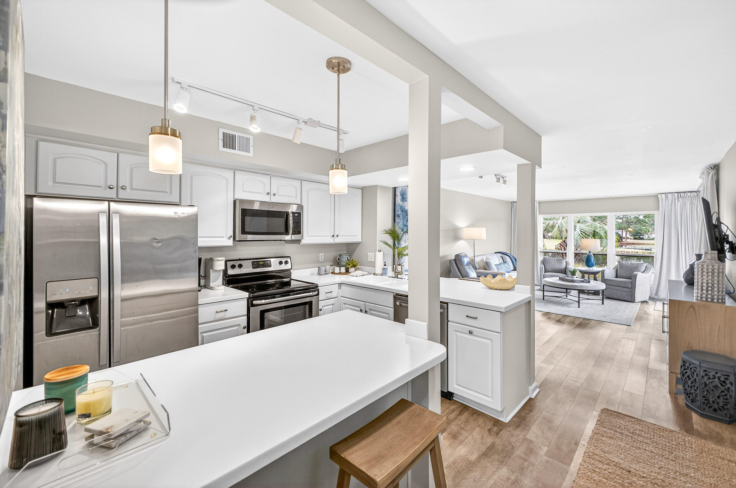 900 Harbour Point Lane 900