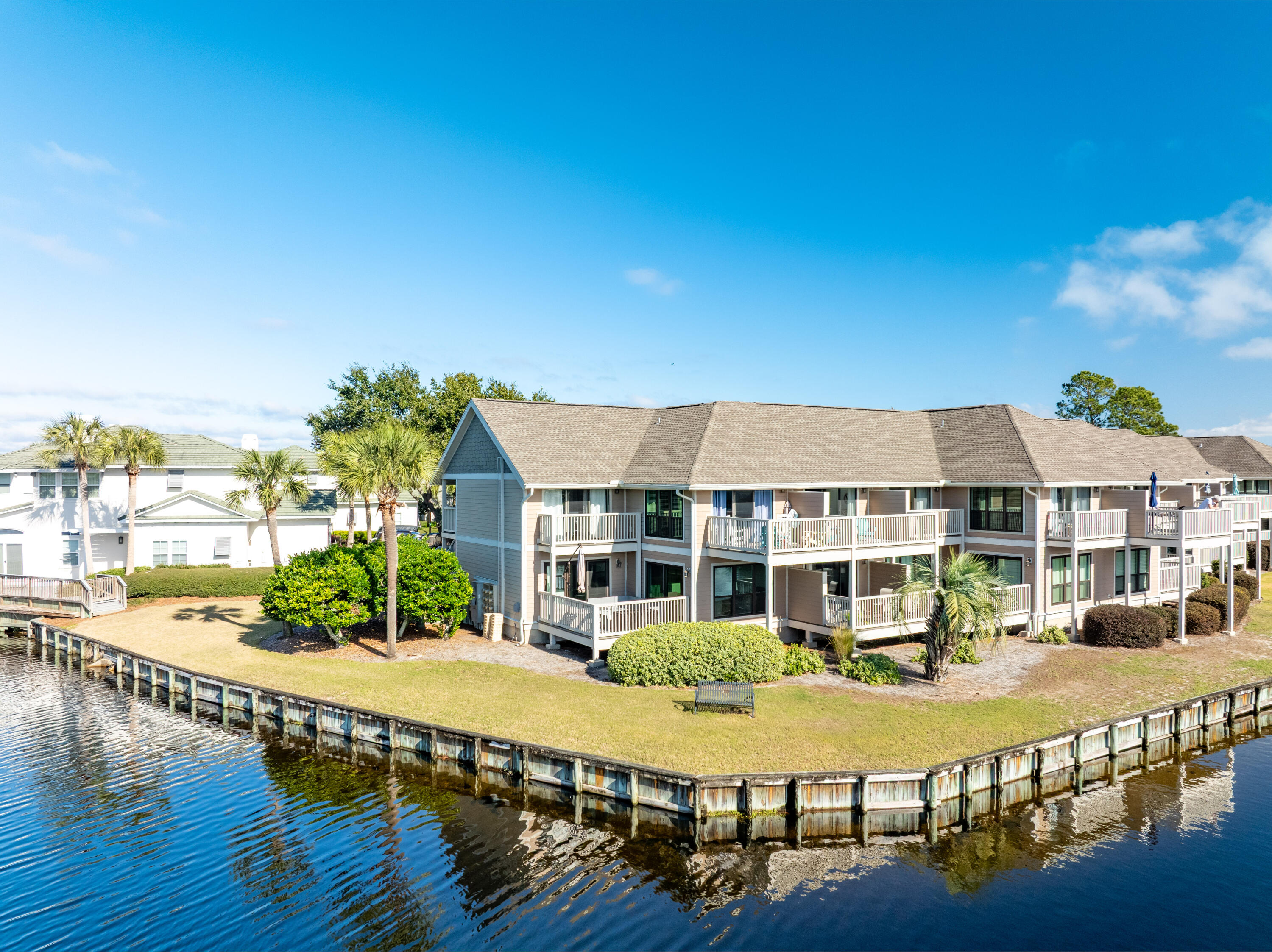 900 Harbour Point Lane 900