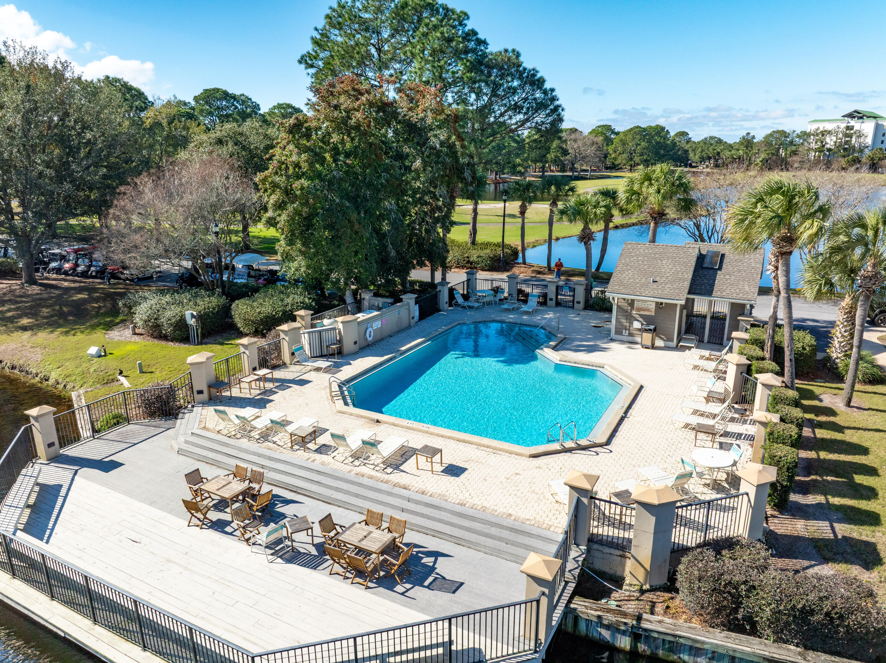 900 Harbour Point Lane 900