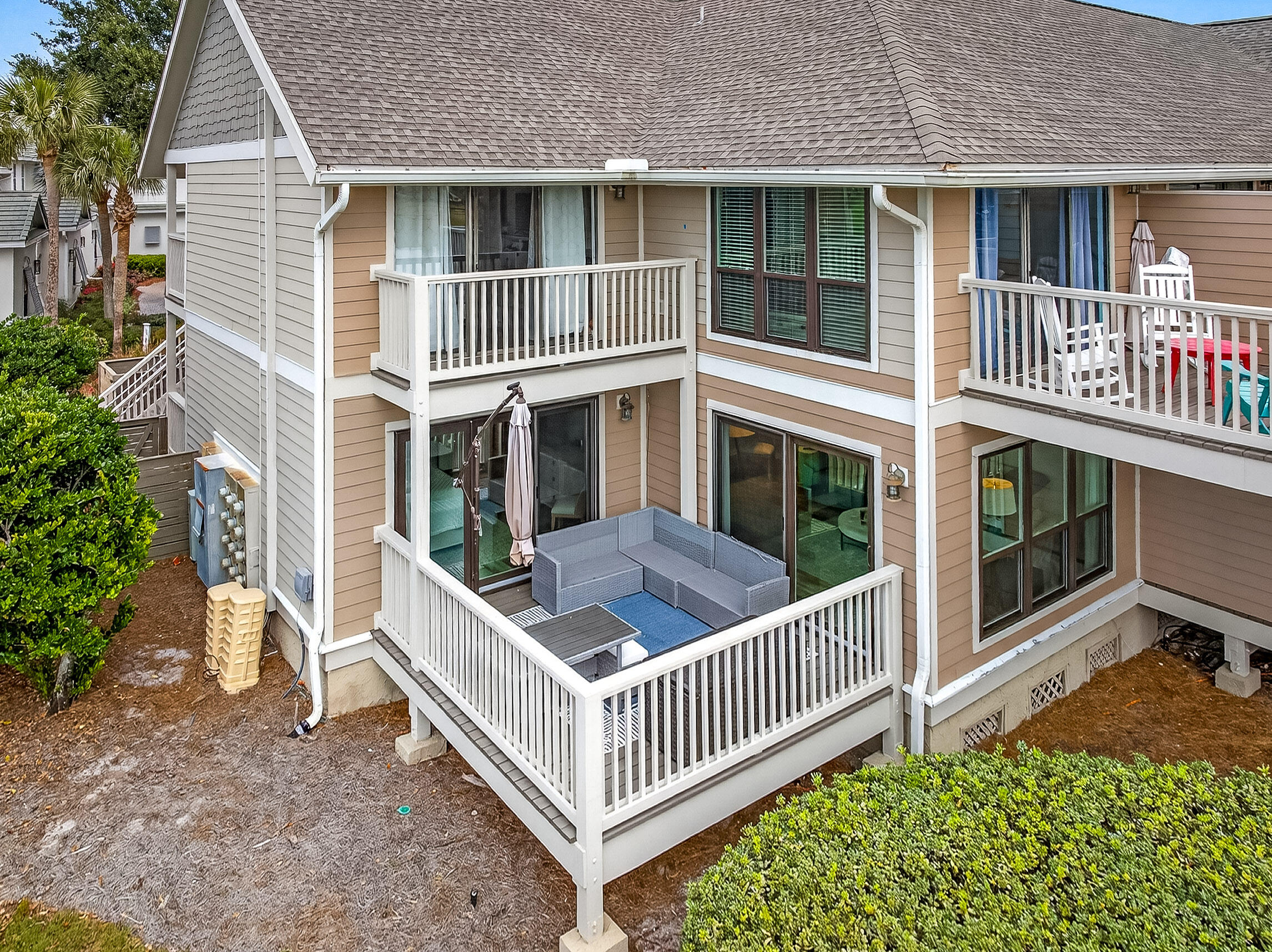 900 Harbour Point Lane 900