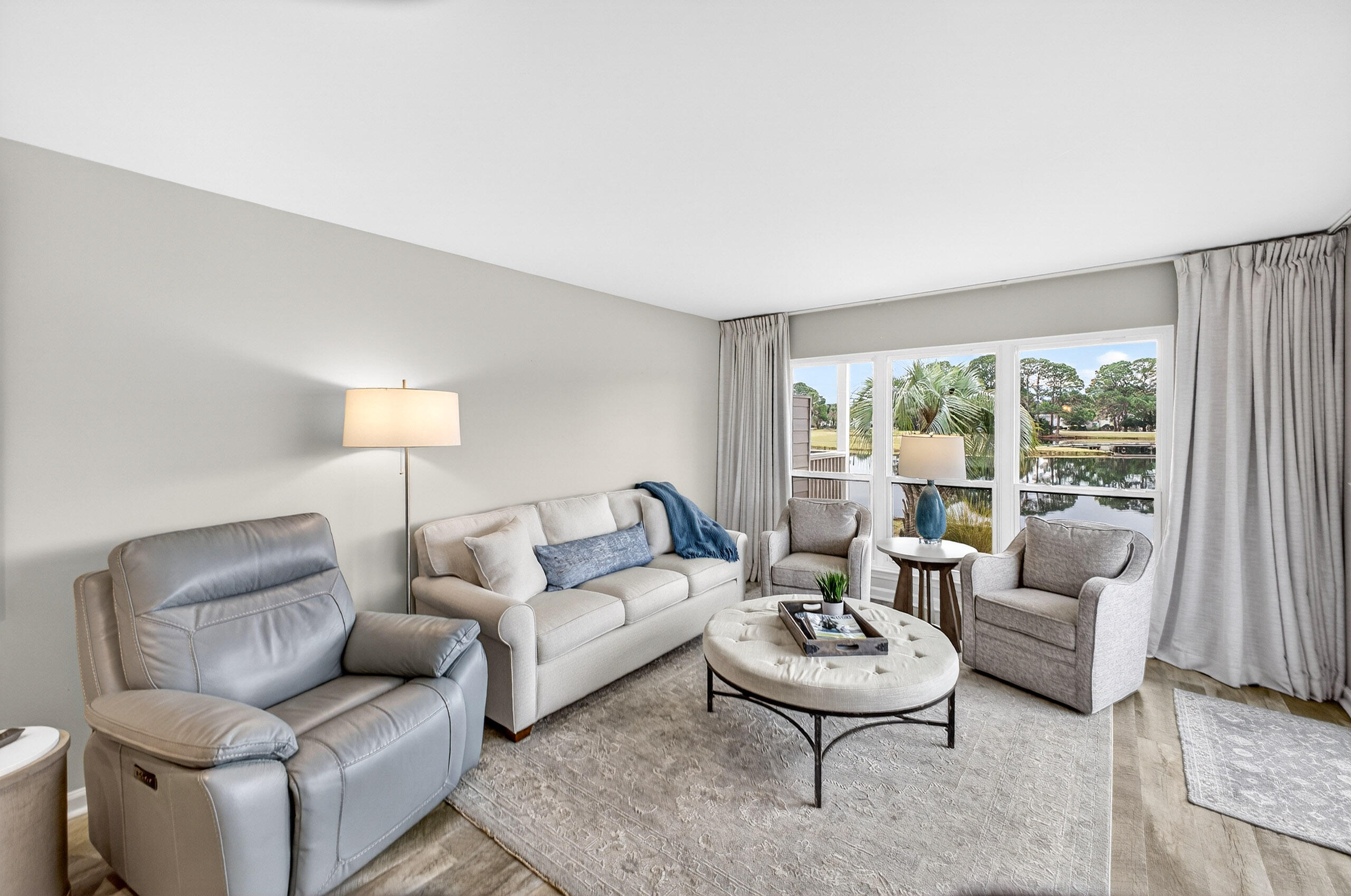 900 Harbour Point Lane 900